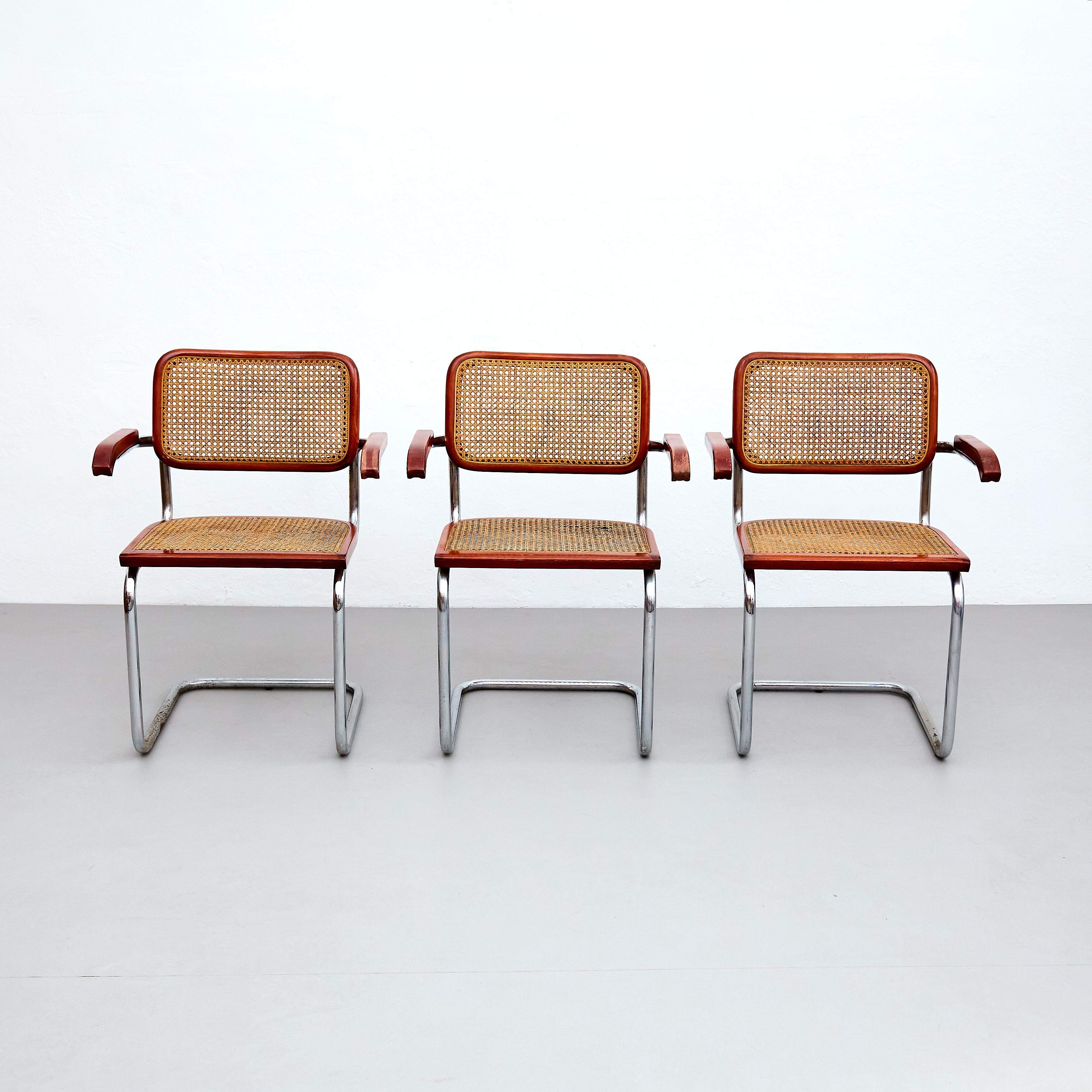 Ensemble de 6 chaises Cesca de Marcel Breuer, classique mi-siècle moderne en métal et bois Bon état - En vente à Barcelona, Barcelona