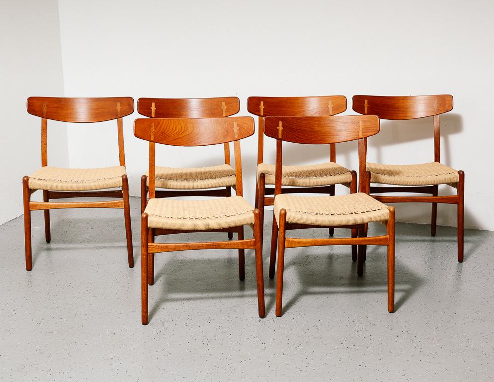 Mid-Century Modern Set of 6 CH23 Teak and Oak Dining Chairs by Hans Wegner