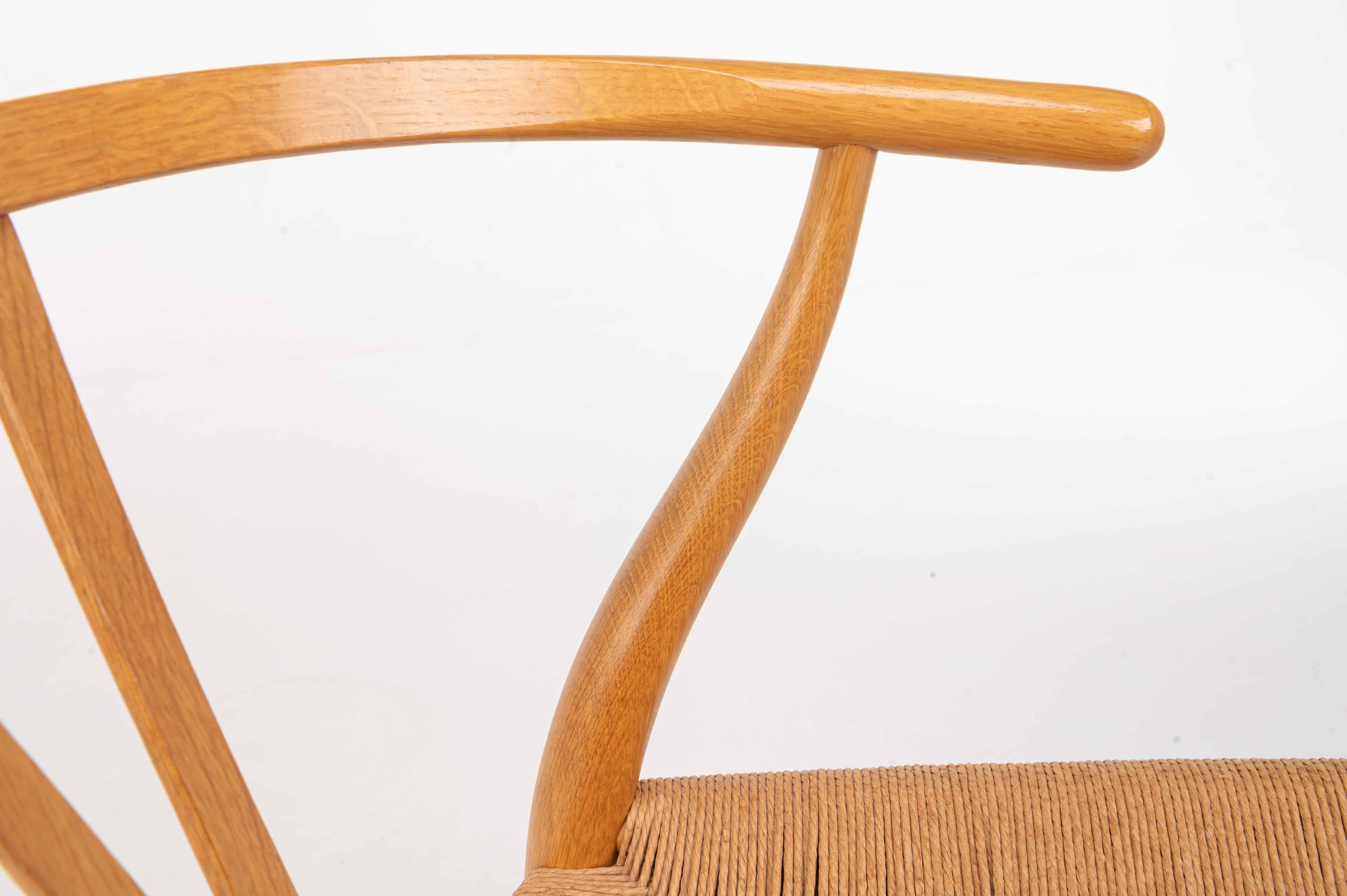 Ensemble de 6 chaises de salle à manger en forme de triangle 'CH24' par Hans J Wegner pour Carl Hansen, Danemark en vente 9