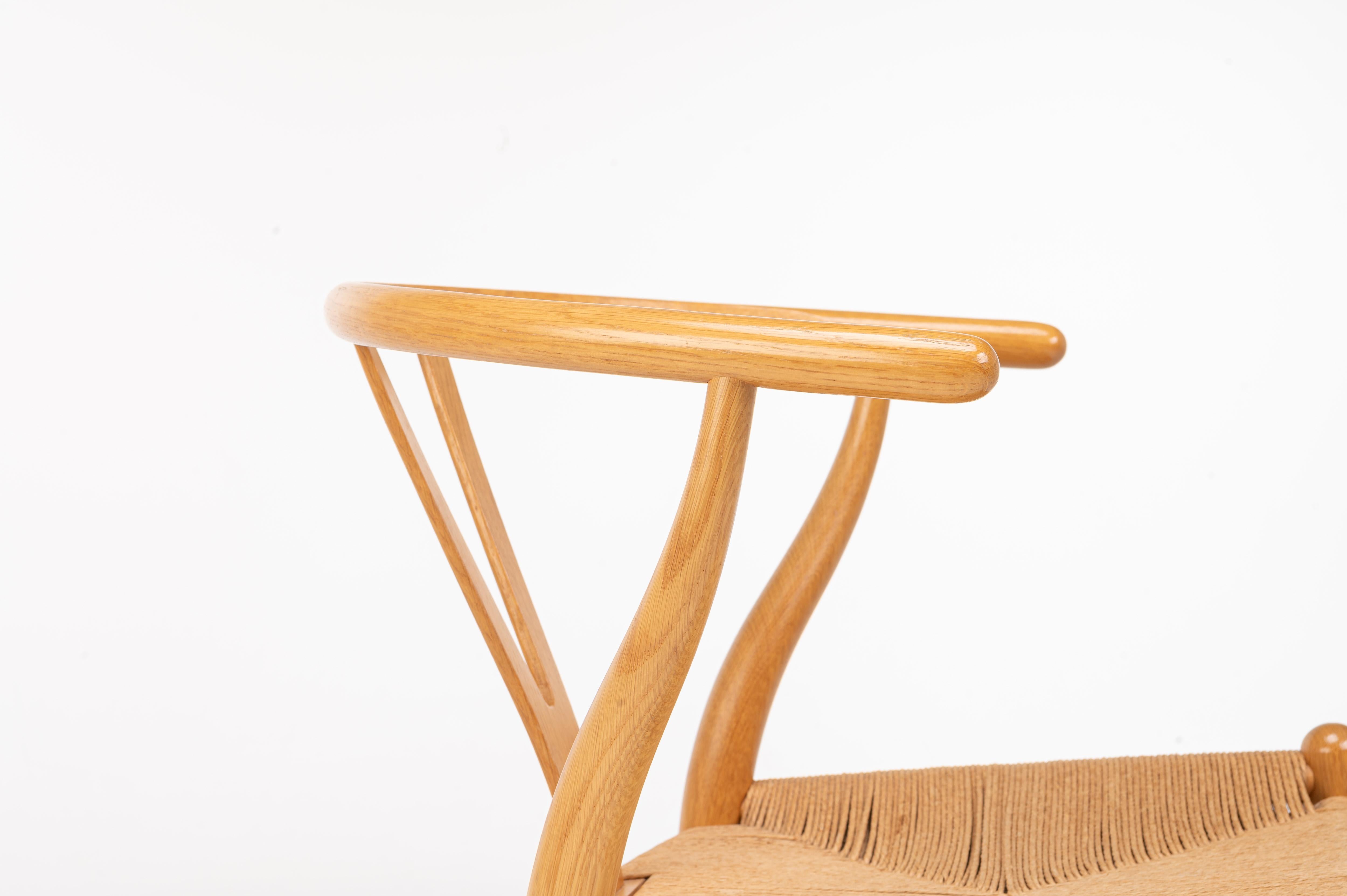 Ensemble de 6 chaises de salle à manger en forme de triangle 'CH24' par Hans J Wegner pour Carl Hansen, Danemark en vente 10