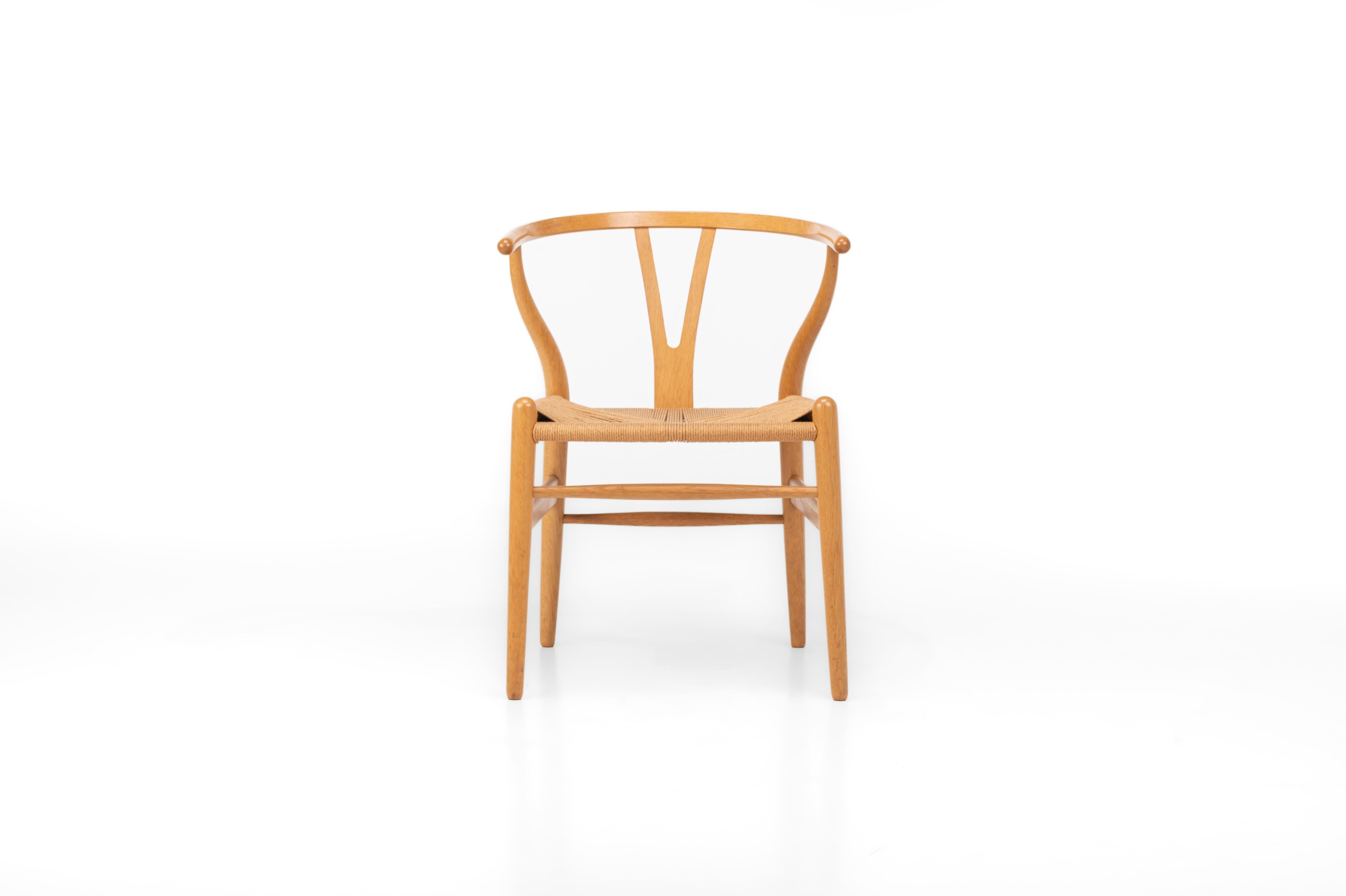 Ensemble de 6 chaises de salle à manger en forme de triangle 'CH24' par Hans J Wegner pour Carl Hansen, Danemark Bon état - En vente à Ranst, VAN
