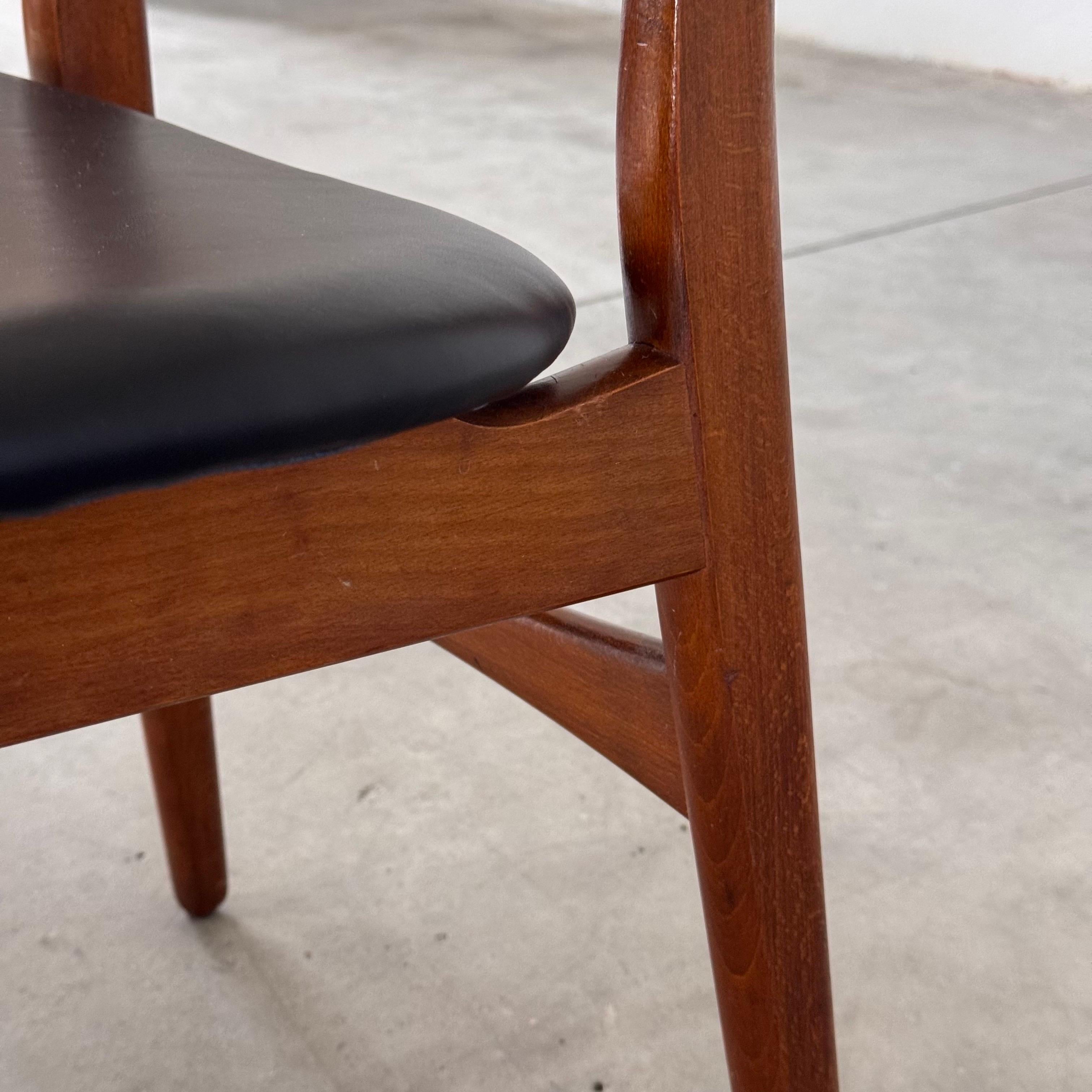 6 CH30 Stühle von Hans J. Wegner in schwarzem Leder, Carl Hansen & Søn, 1952 im Angebot 4