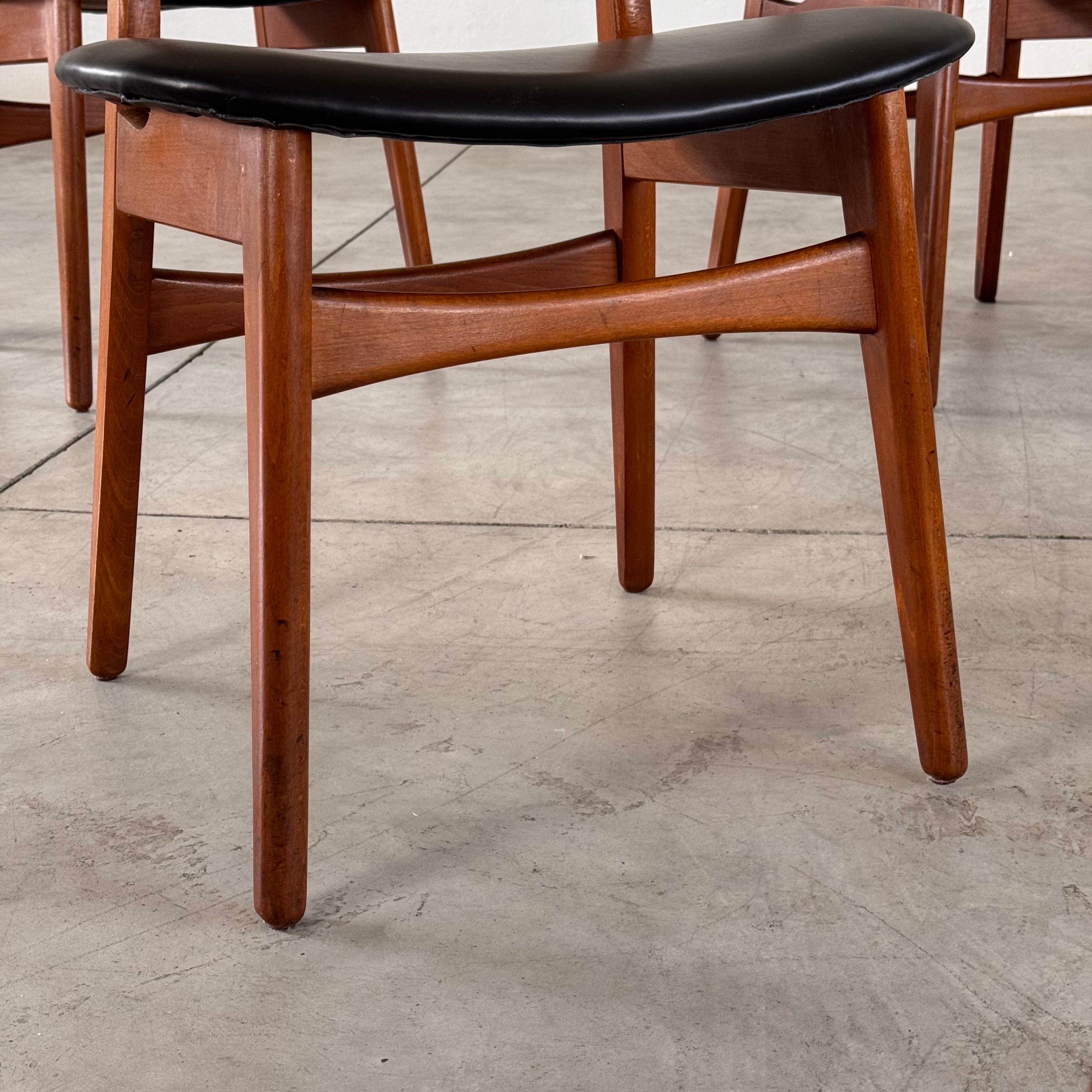 6 CH30 Stühle von Hans J. Wegner in schwarzem Leder, Carl Hansen & Søn, 1952 im Angebot 7