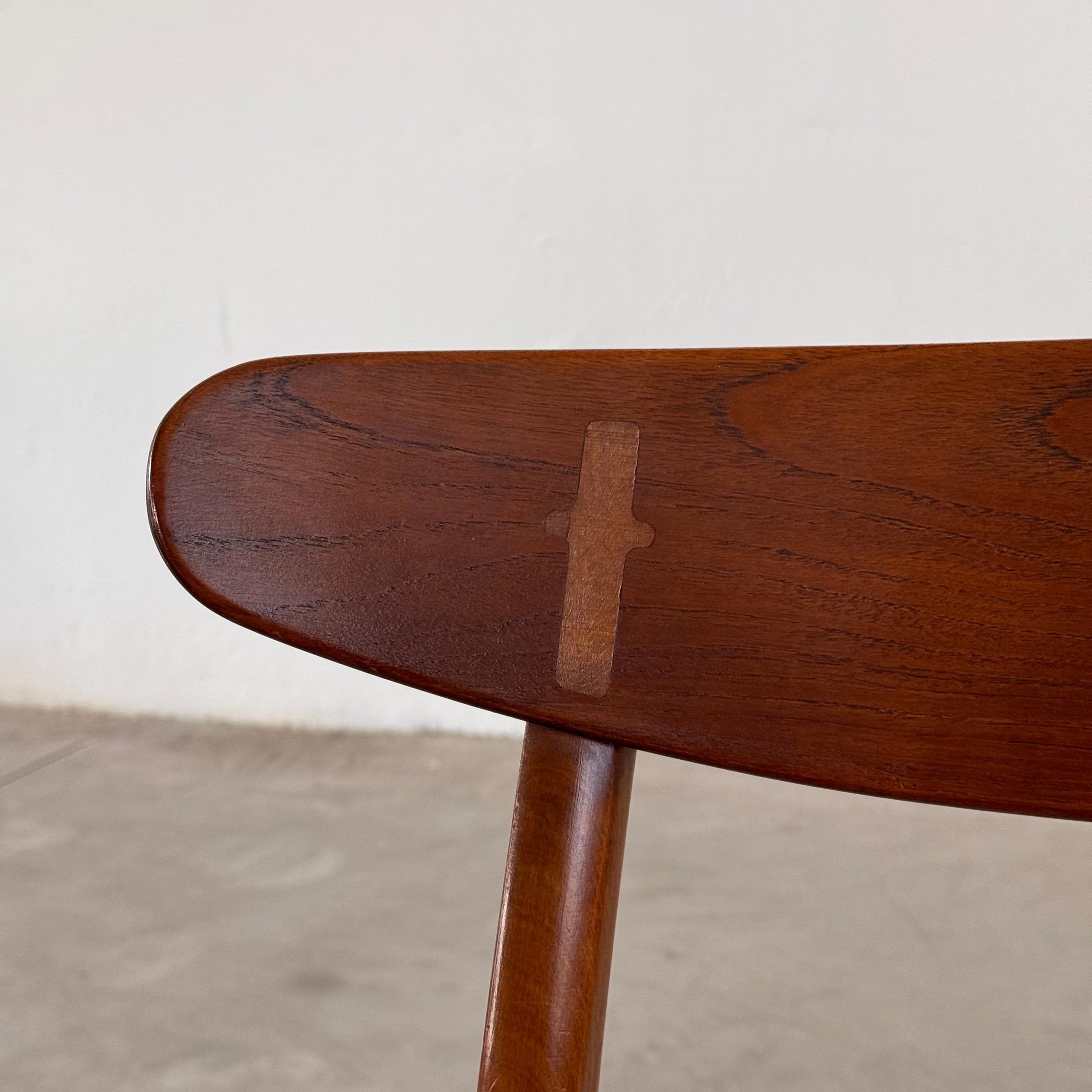 6 CH30 Stühle von Hans J. Wegner in schwarzem Leder, Carl Hansen & Søn, 1952 im Angebot 1
