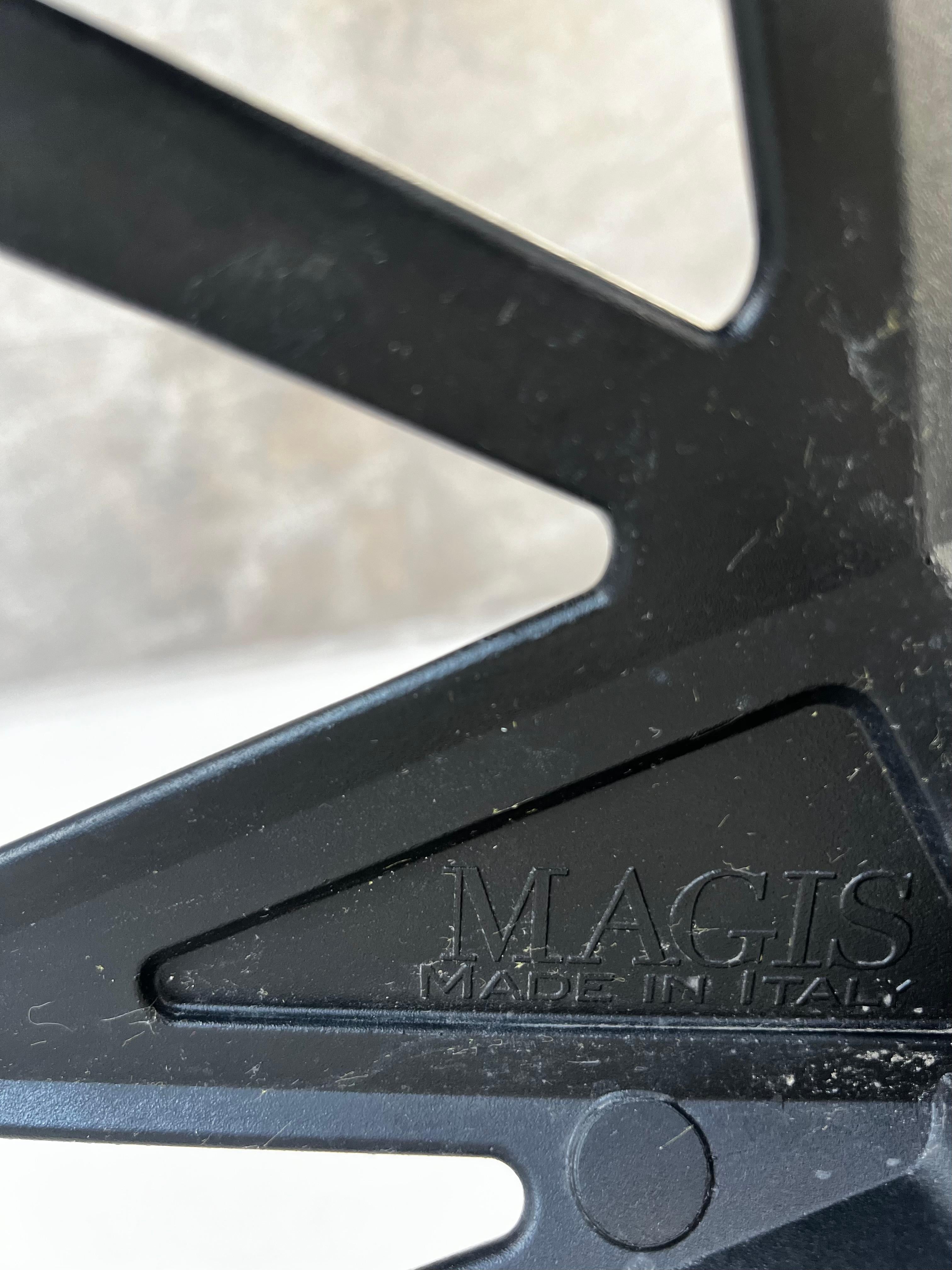 Satz von 6 Stühlen_Einer in Schwarz von Konstantin Grcic für MAGIS im Angebot 2
