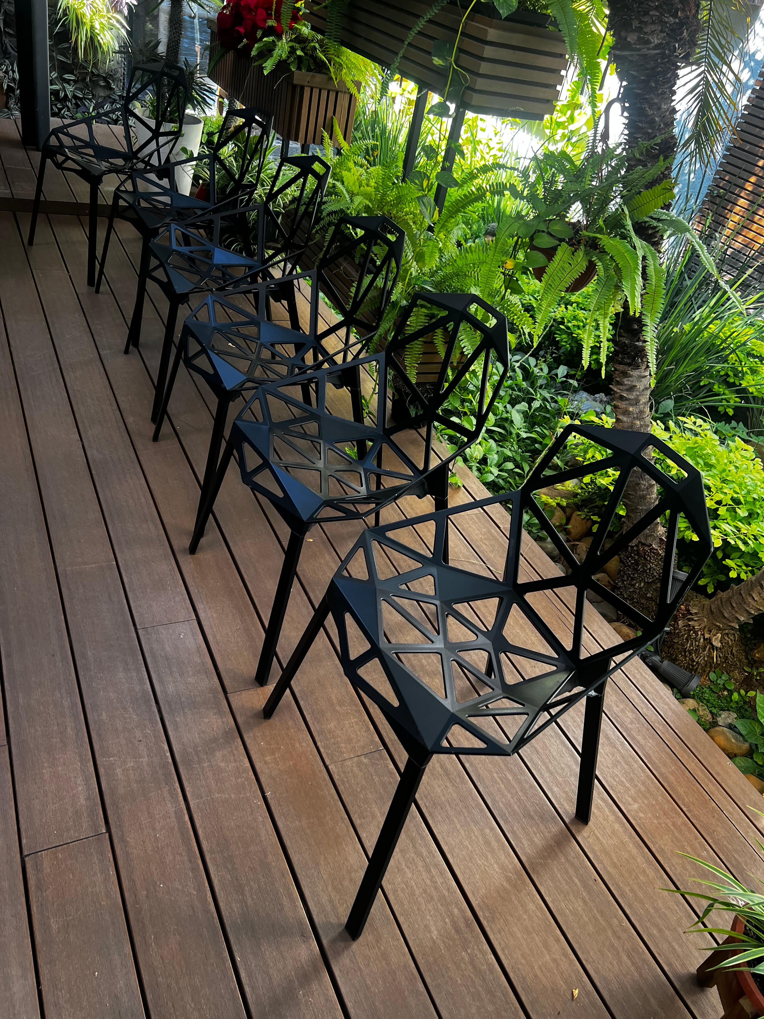 Satz von 6 Stühlen_Einer in Schwarz von Konstantin Grcic für MAGIS im Angebot 3