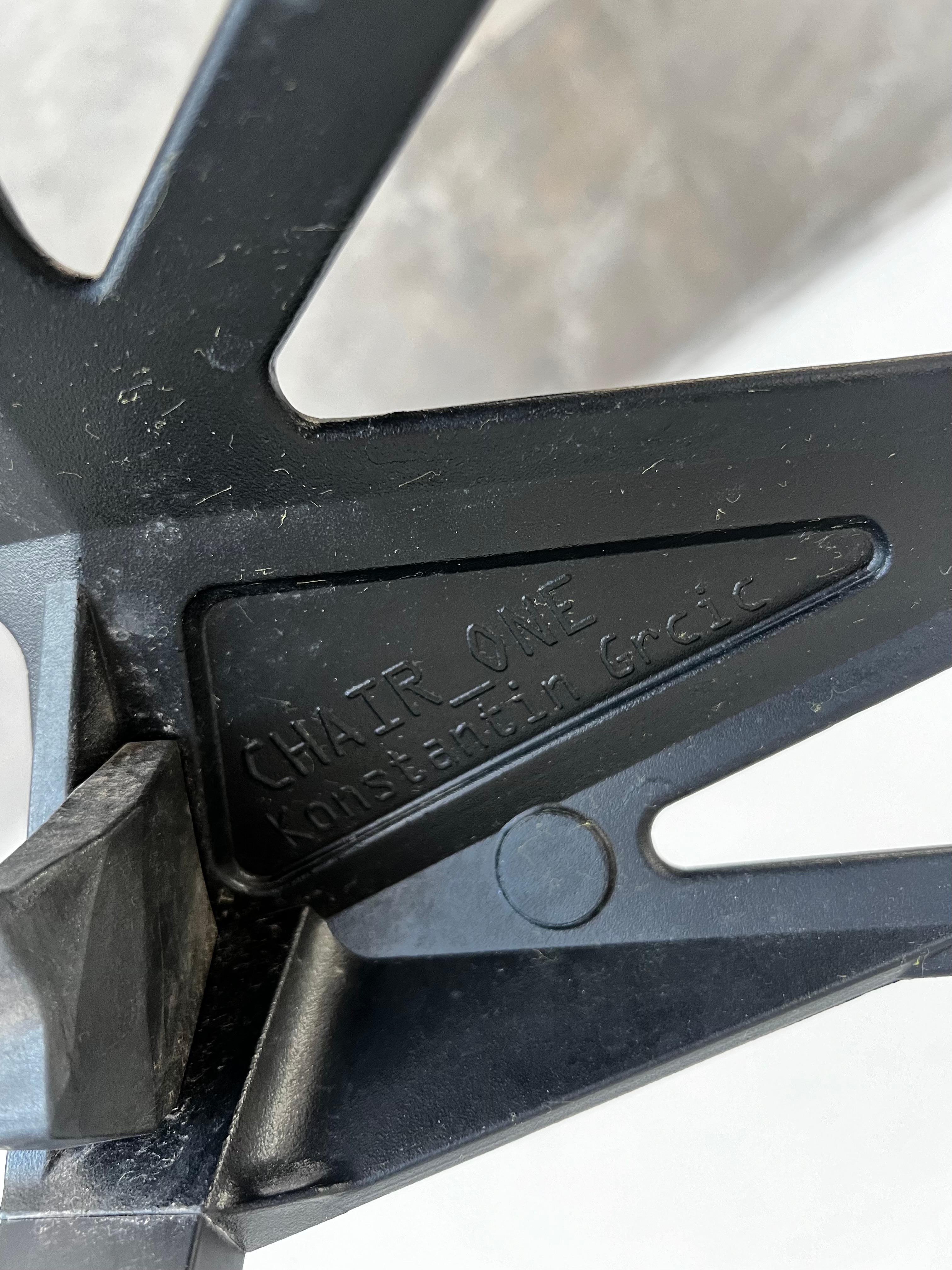 Satz von 6 Stühlen_Einer in Schwarz von Konstantin Grcic für MAGIS im Angebot 1