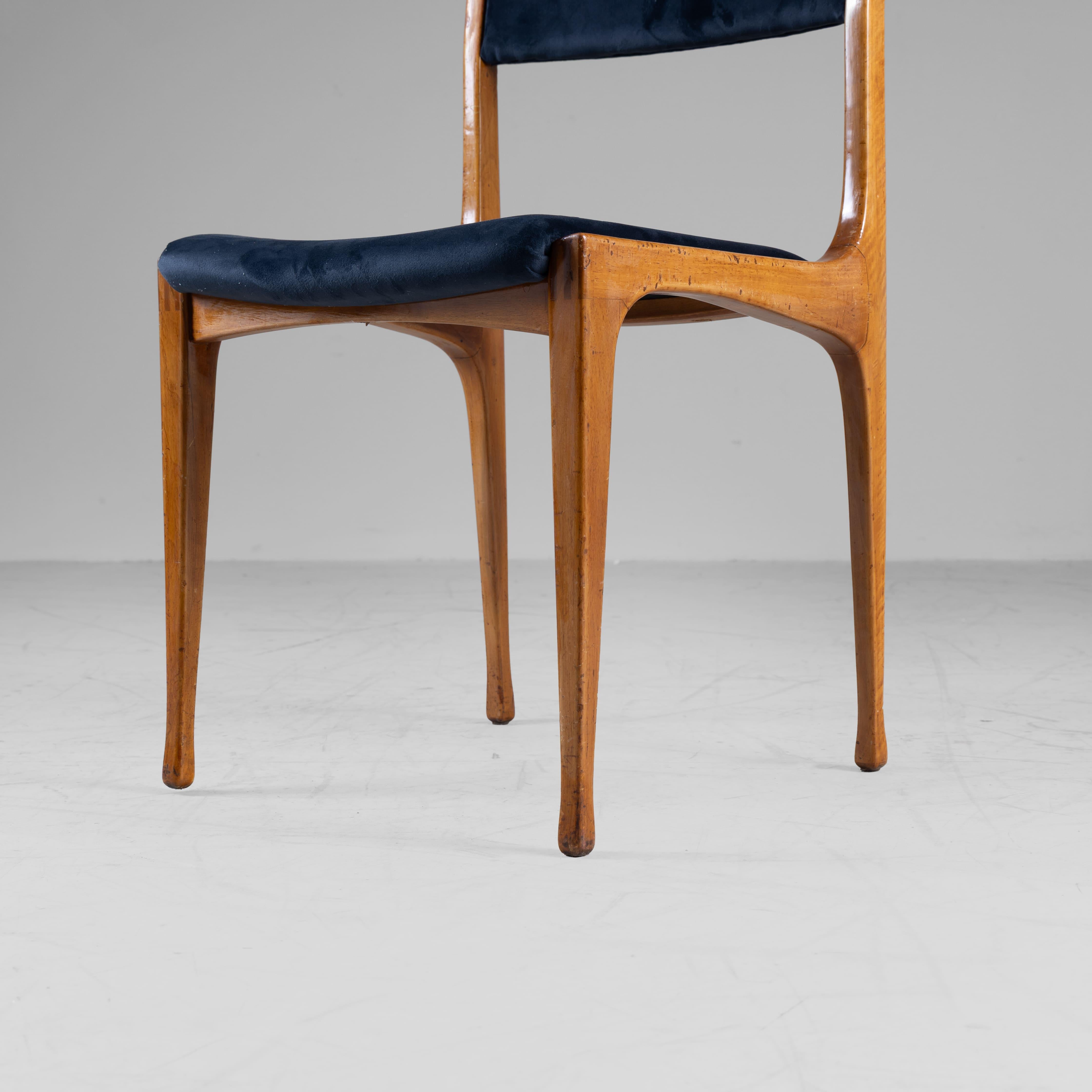 Satz von 6 Stühlen 693 Carlo De Carli Cassina, 1957, Holz und blauer Samt im Angebot 2