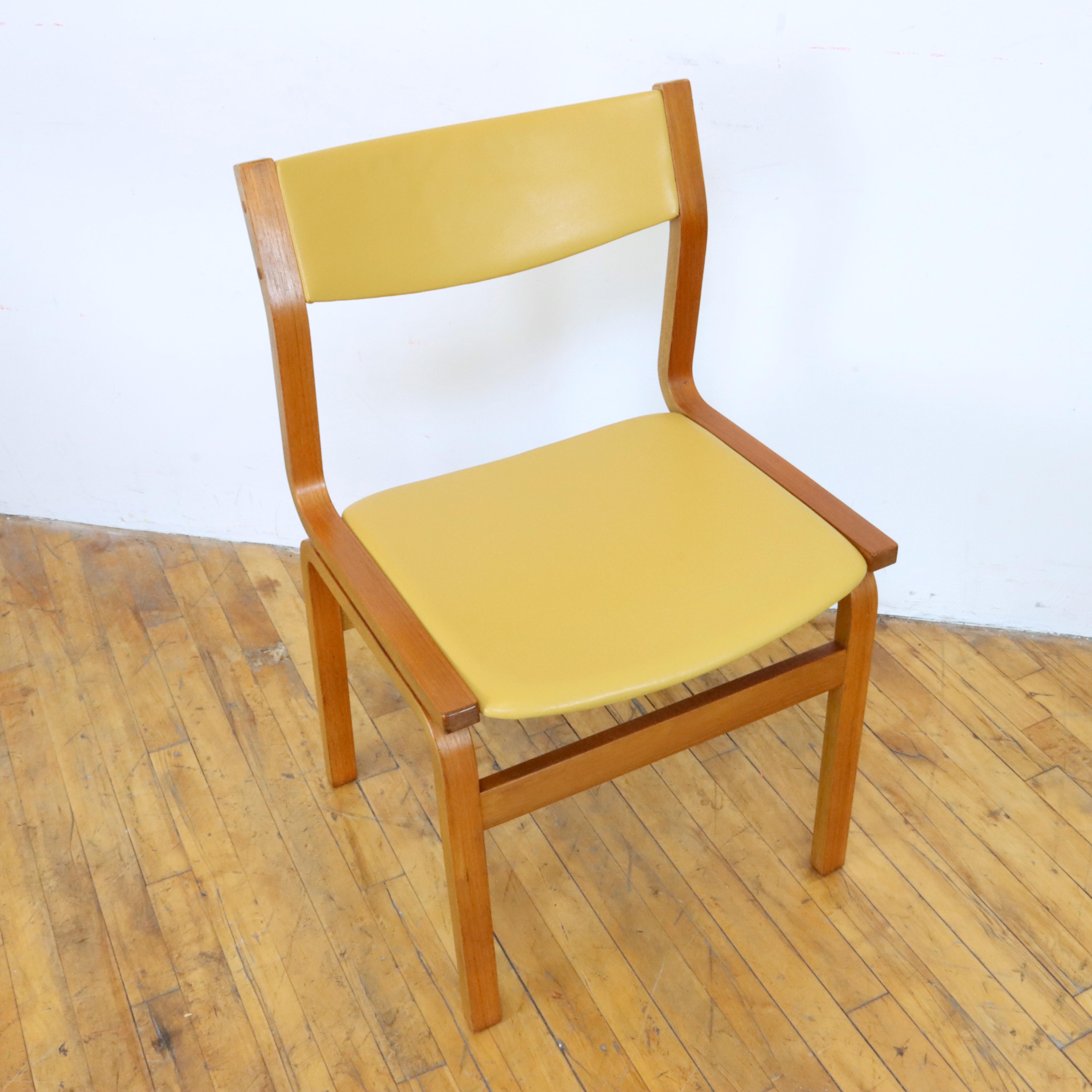 Set of 6 Chairs After Arne Jacobsen For Sale 3