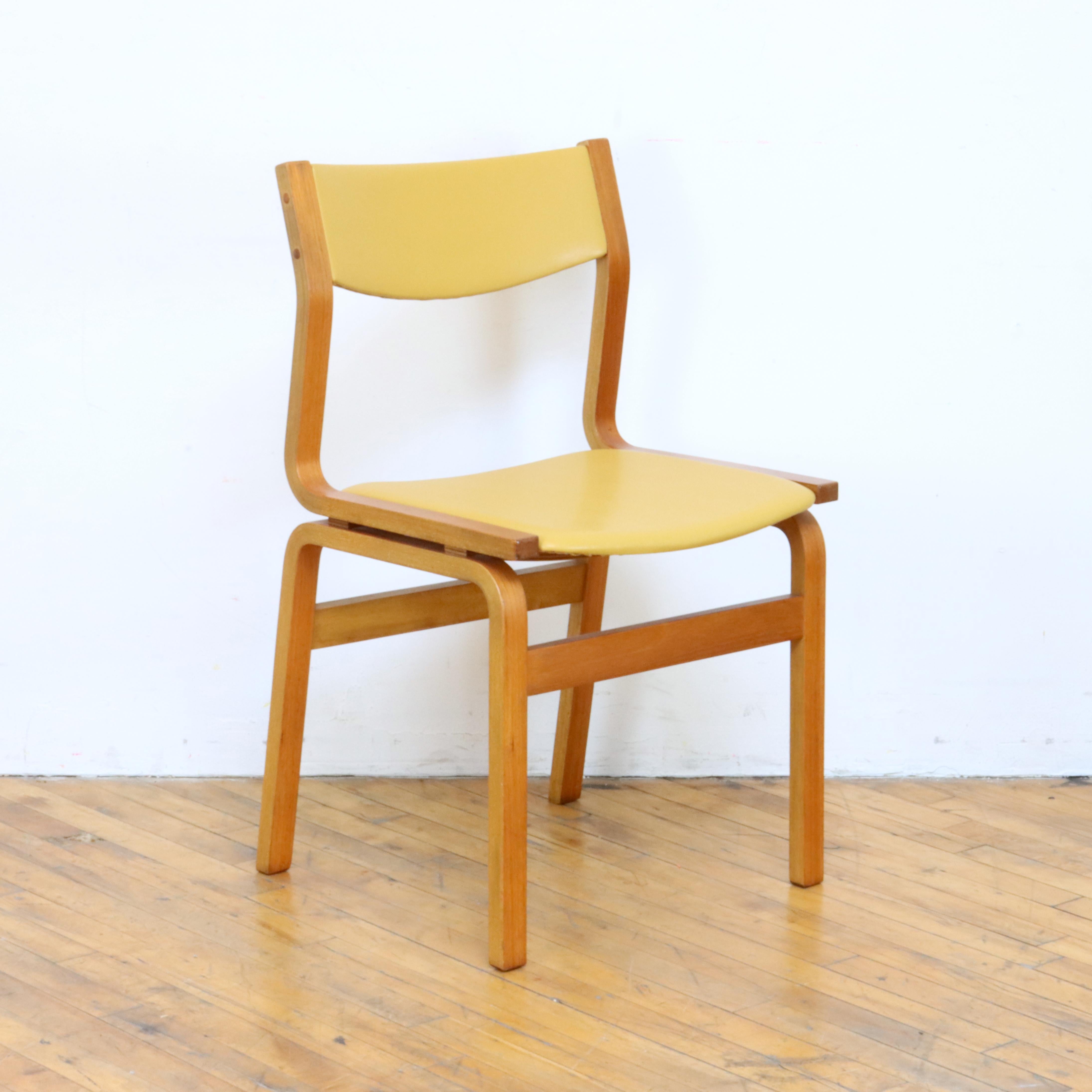 Mid-Century Modern Set of 6 Chairs After Arne Jacobsen For Sale