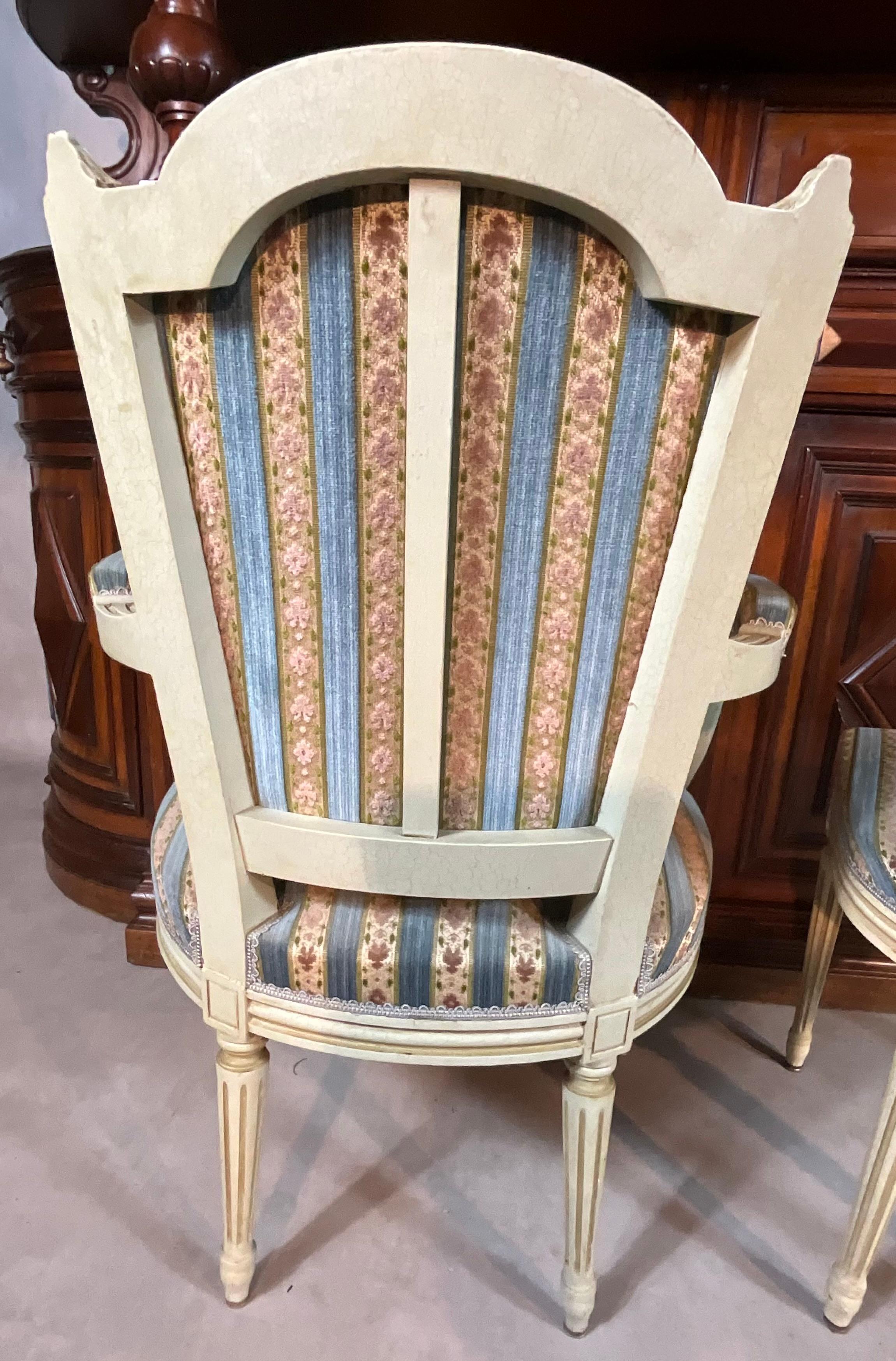 Satz von 6 Stühlen und einem Louis-XVI-Sessel aus dem späten 19. Jahrhundert im Angebot 4