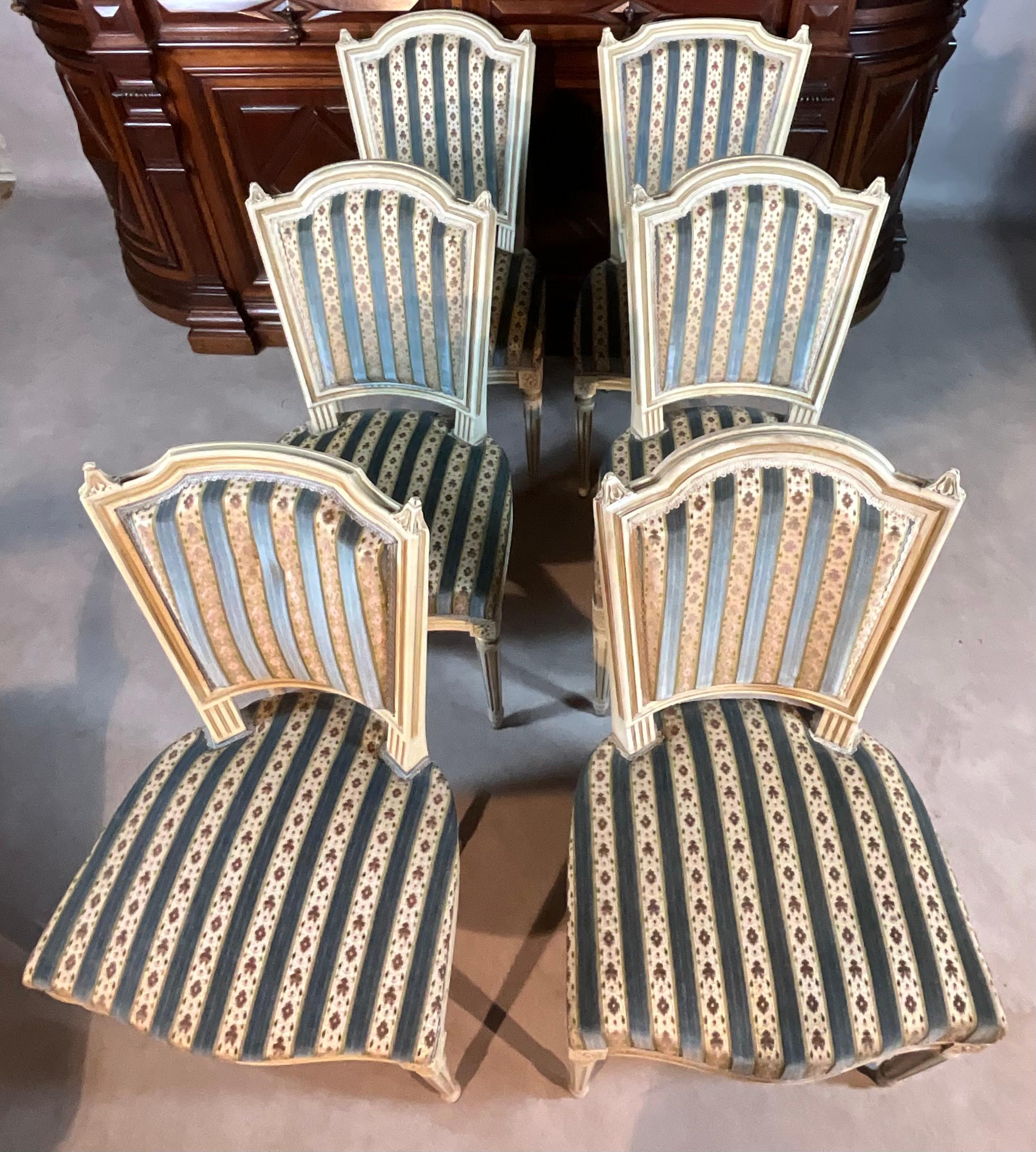 Satz von 6 Stühlen und einem Louis-XVI-Sessel aus dem späten 19. Jahrhundert (Louis XVI.) im Angebot