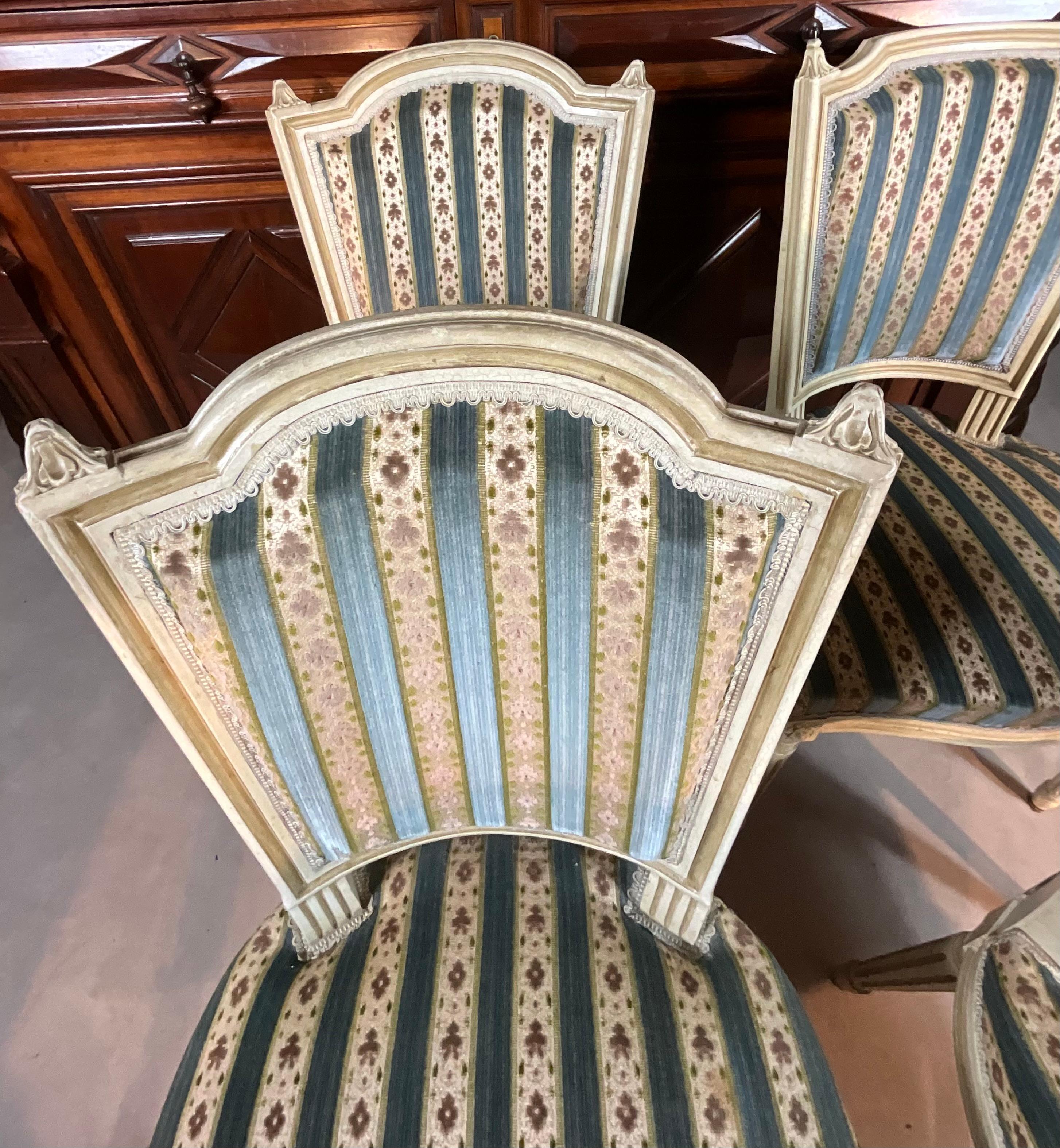Satz von 6 Stühlen und einem Louis-XVI-Sessel aus dem späten 19. Jahrhundert (Französisch) im Angebot