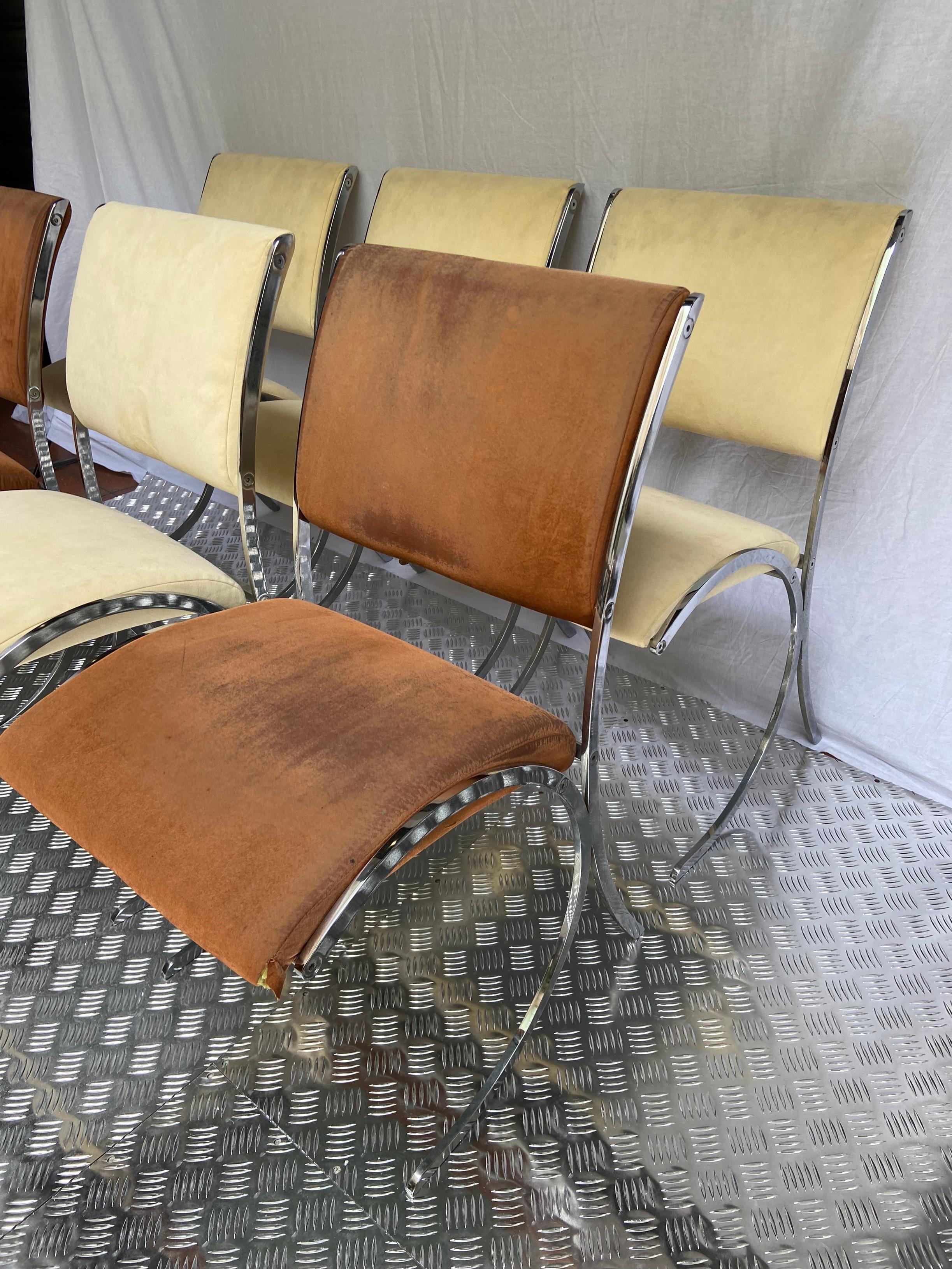 6 chairs - Boris Tabacoff - Circa 1970
Edited by Christofle

Chromed metal and beige (4) and brown (2) fabric covering
Fabric restored to new
Measures: 82 x 44 x 52 cm.