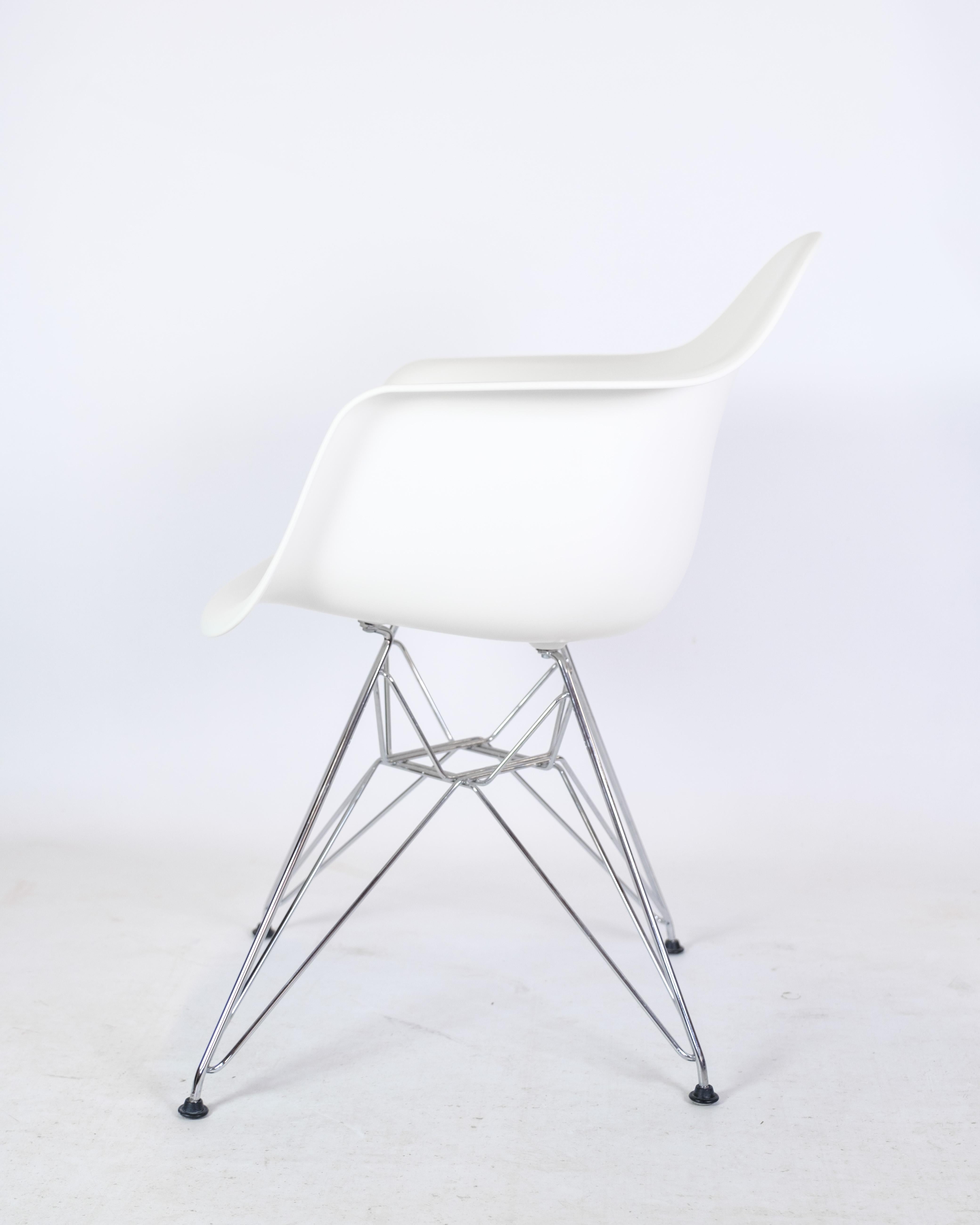 Set of 6 chairs by Charles & Ray Eames for Vitra from 2011  For Sale 5