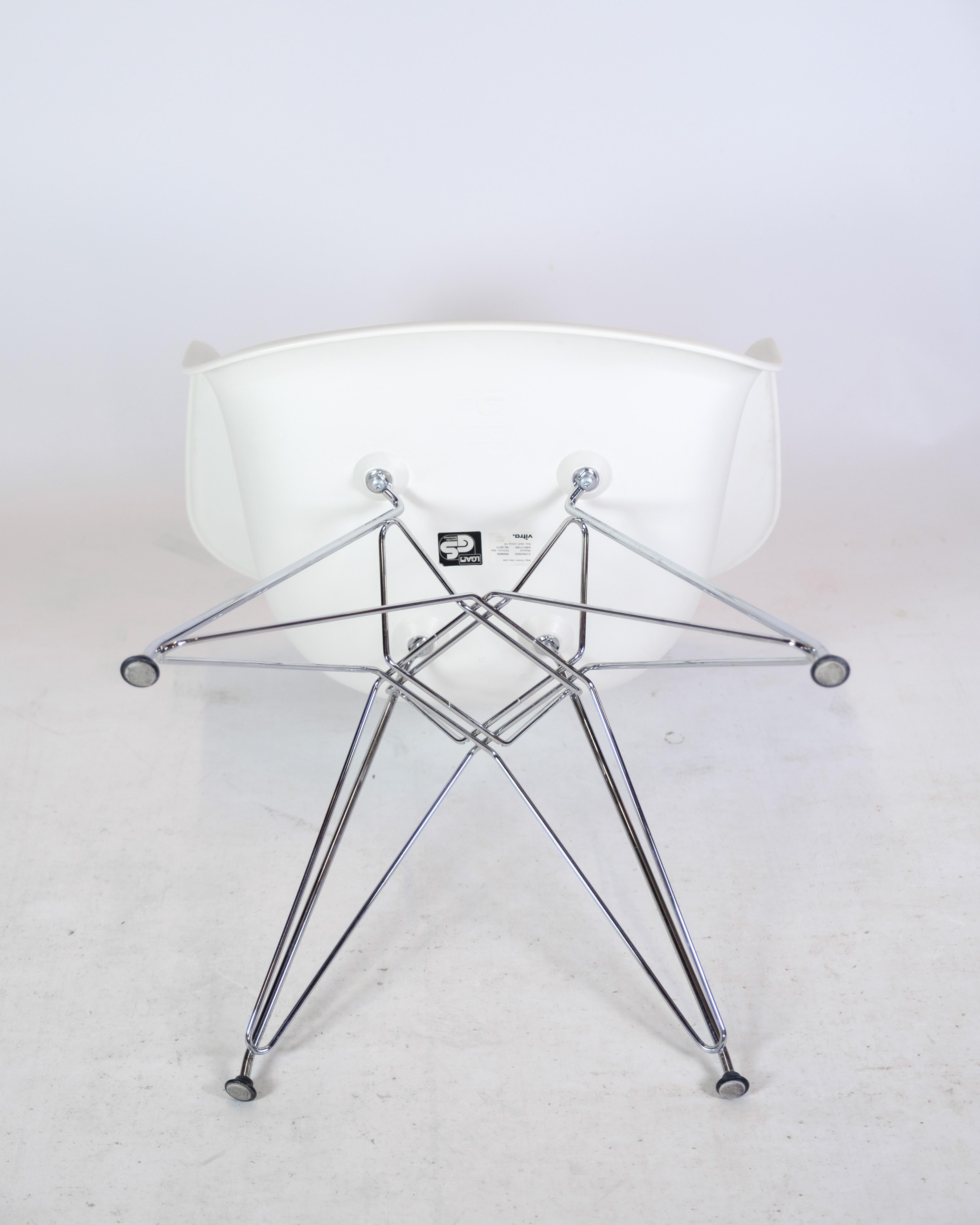 Set of 6 chairs by Charles & Ray Eames for Vitra from 2011  For Sale 6