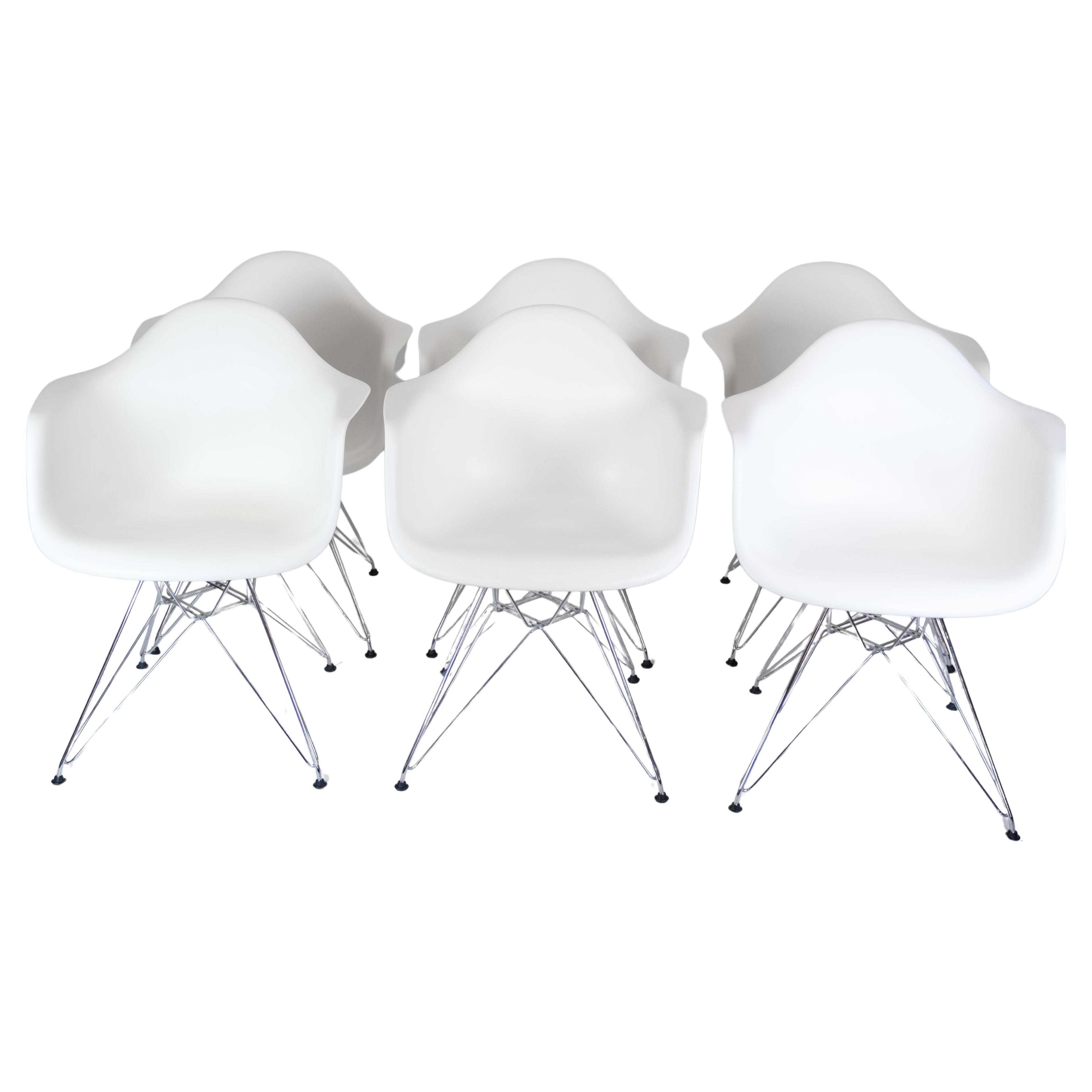 Set of 6 chairs by Charles & Ray Eames for Vitra from 2011  For Sale