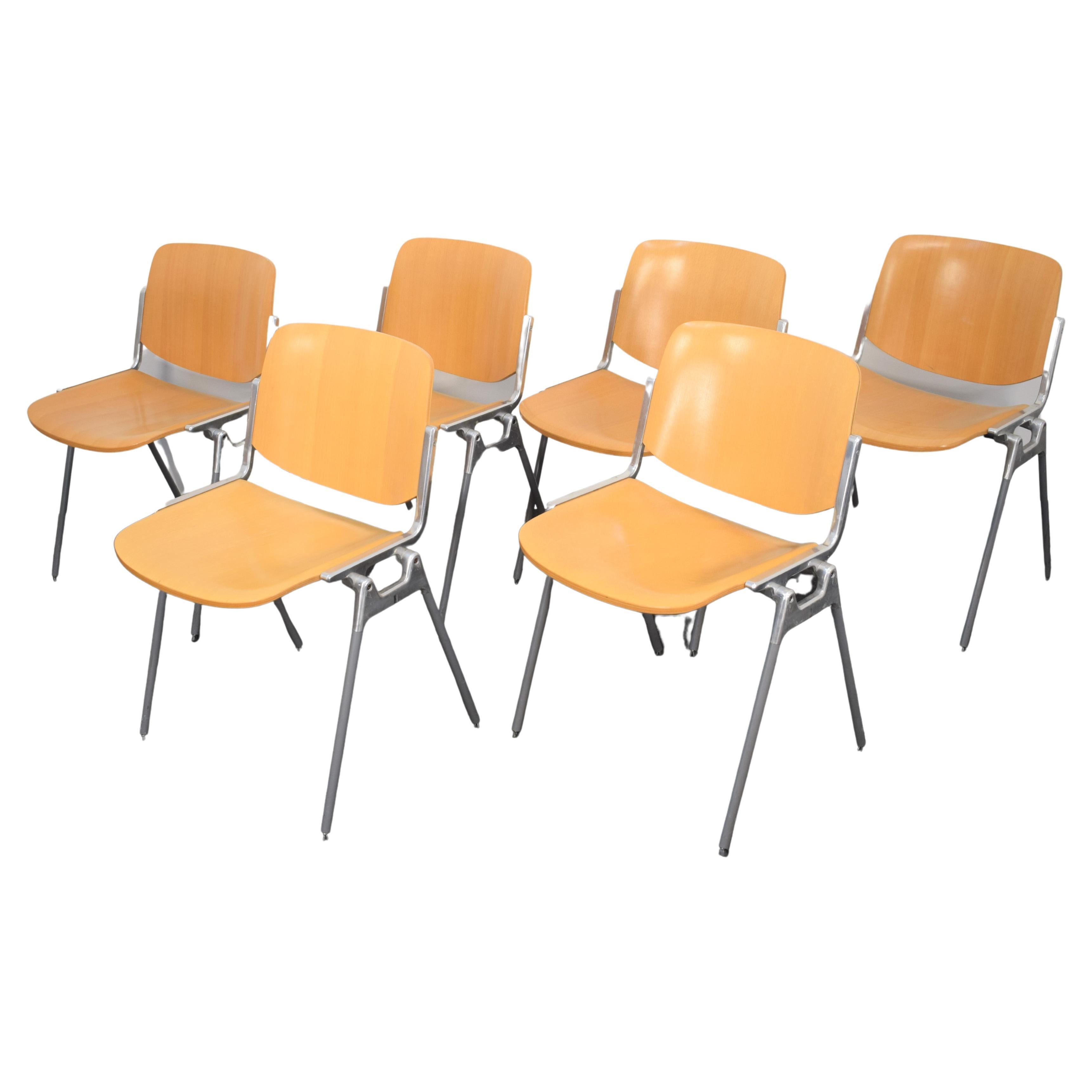 Set of 6 chairs by Giancarlo Piretti for Anonima Castelli, modello 