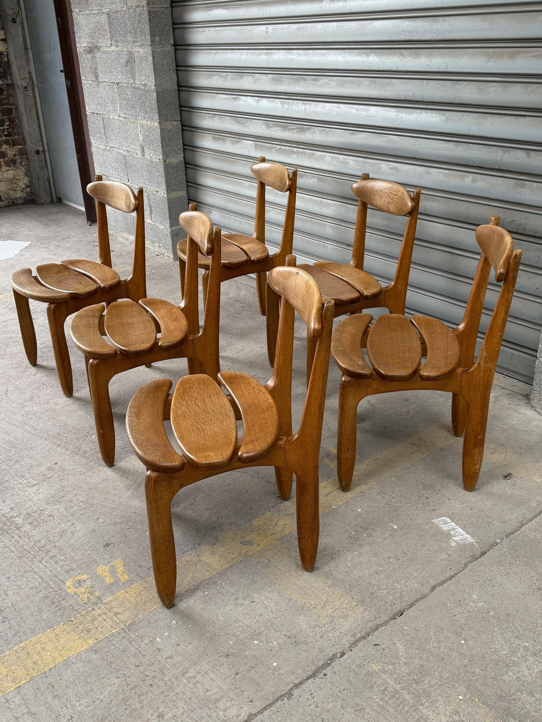 Bois Ensemble de 6 chaises par Guillerme et Chambron, France, vers les années 1960 en vente