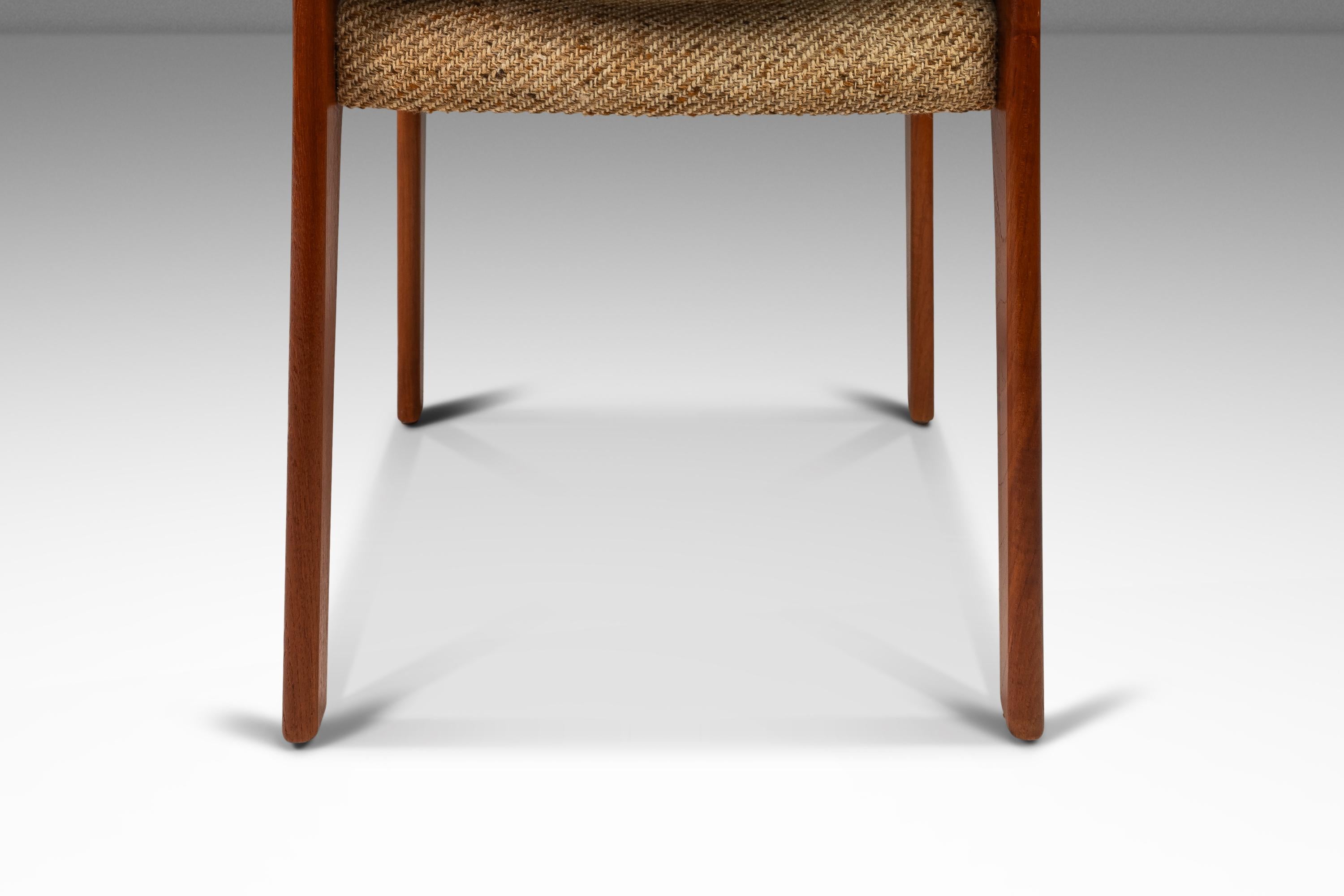 Set of 6 Chairs by Johannes Andersen for Farsø Stolefabrik, Denmark, c. 1970's For Sale 4