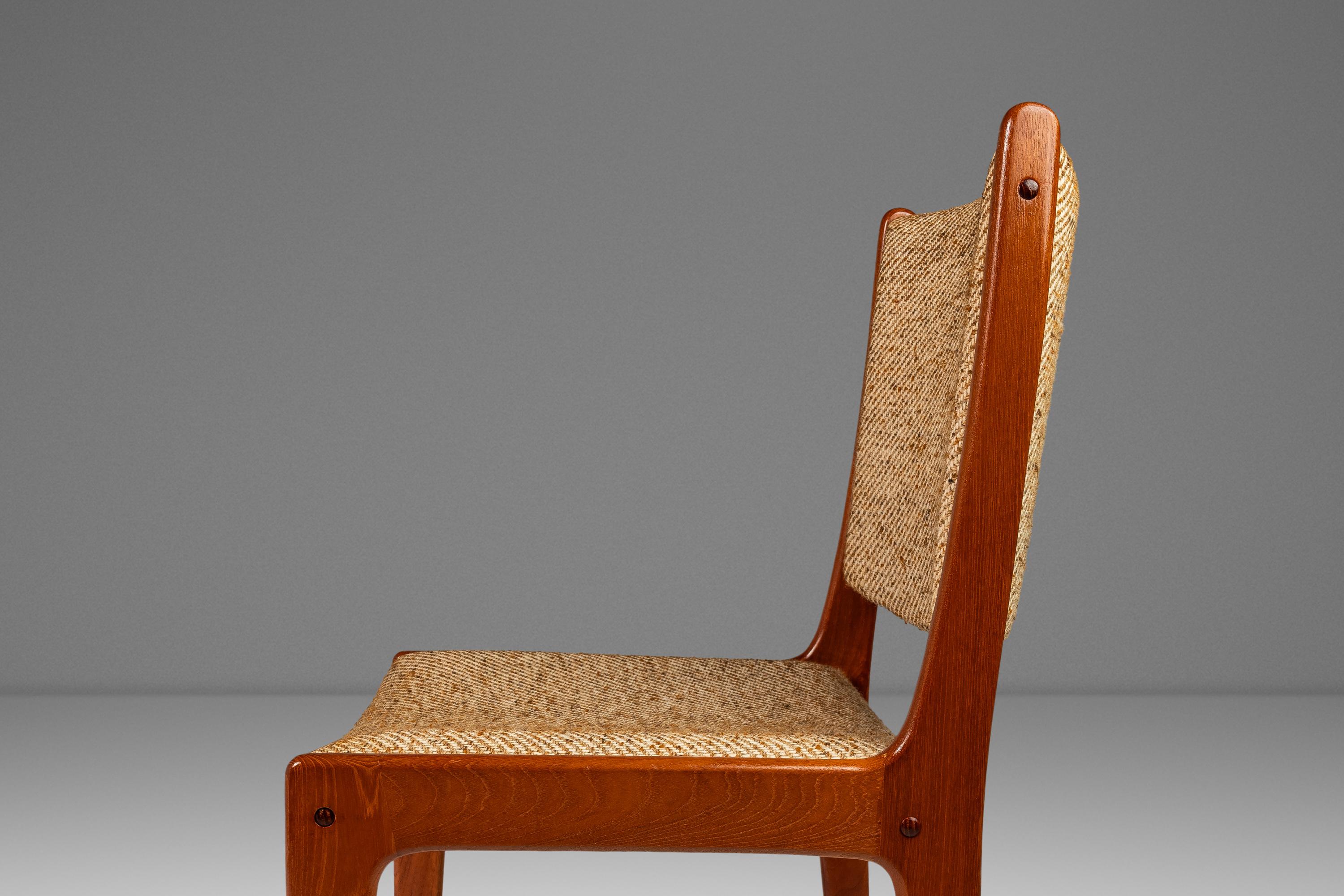 Set of 6 Chairs by Johannes Andersen for Farsø Stolefabrik, Denmark, c. 1970's For Sale 6