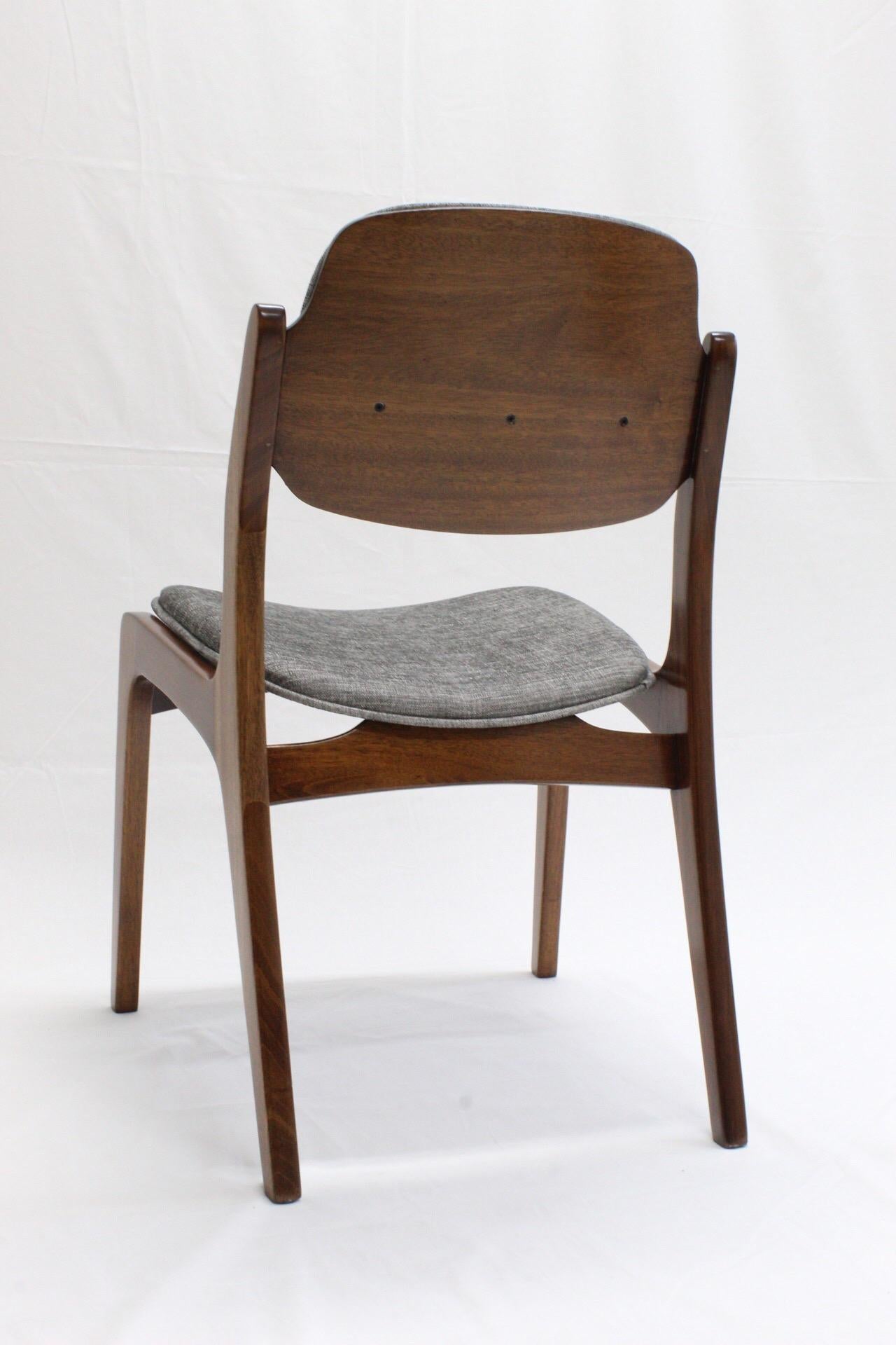 Mid-Century Modern Set of 6 Chairs by Michael van Beuren