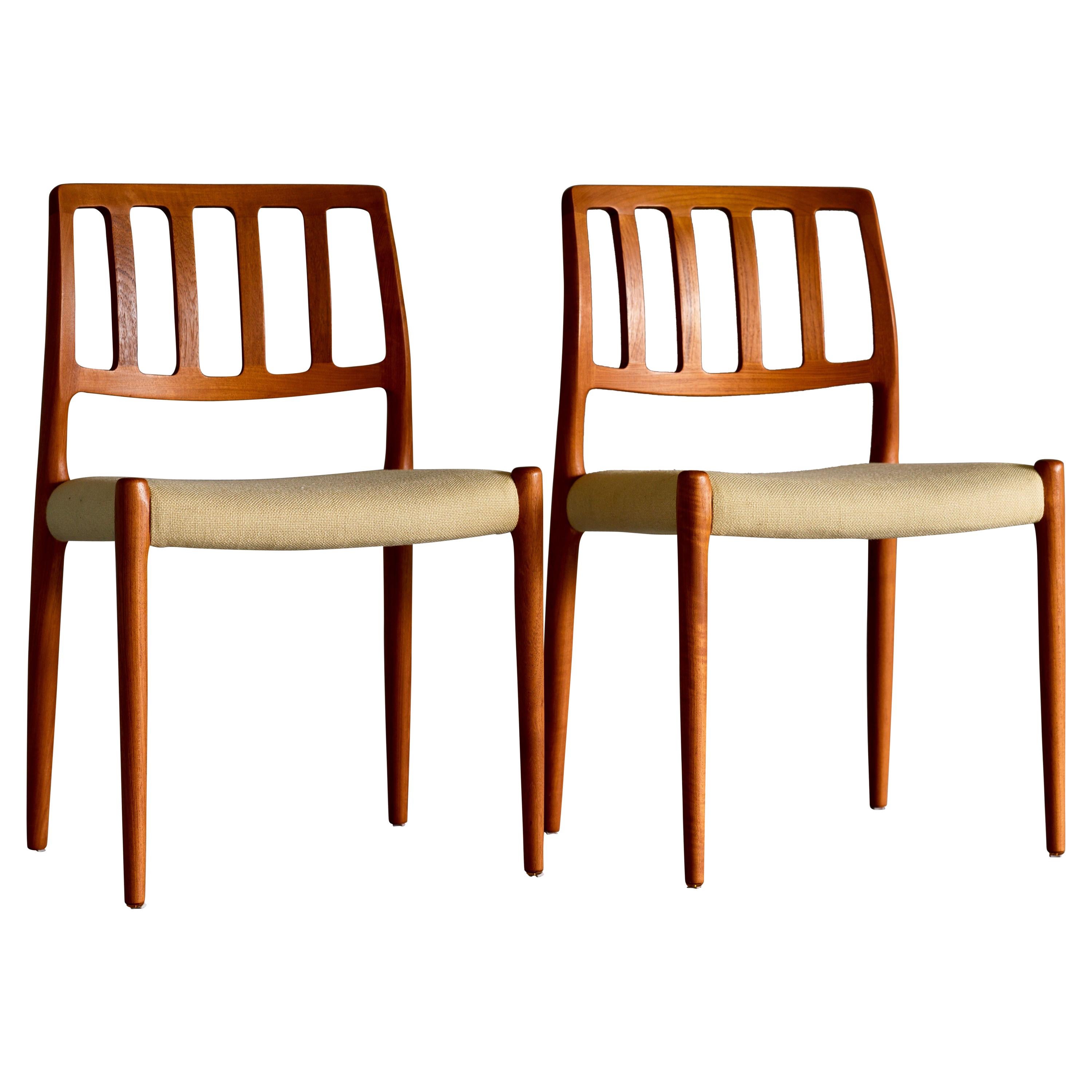 Set of 6 Chairs by Neils Moller in Teak For Sale