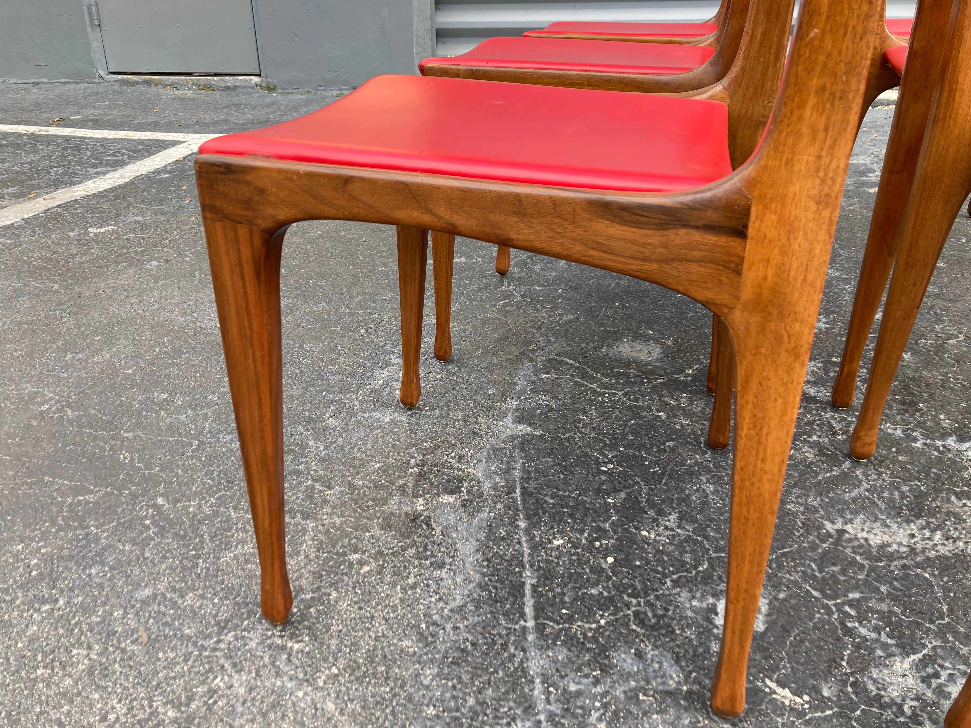 Faux Leather Set of 6 Chairs Designed by Carlo de Carli for Cassina, Walnut, Red Vinyl For Sale