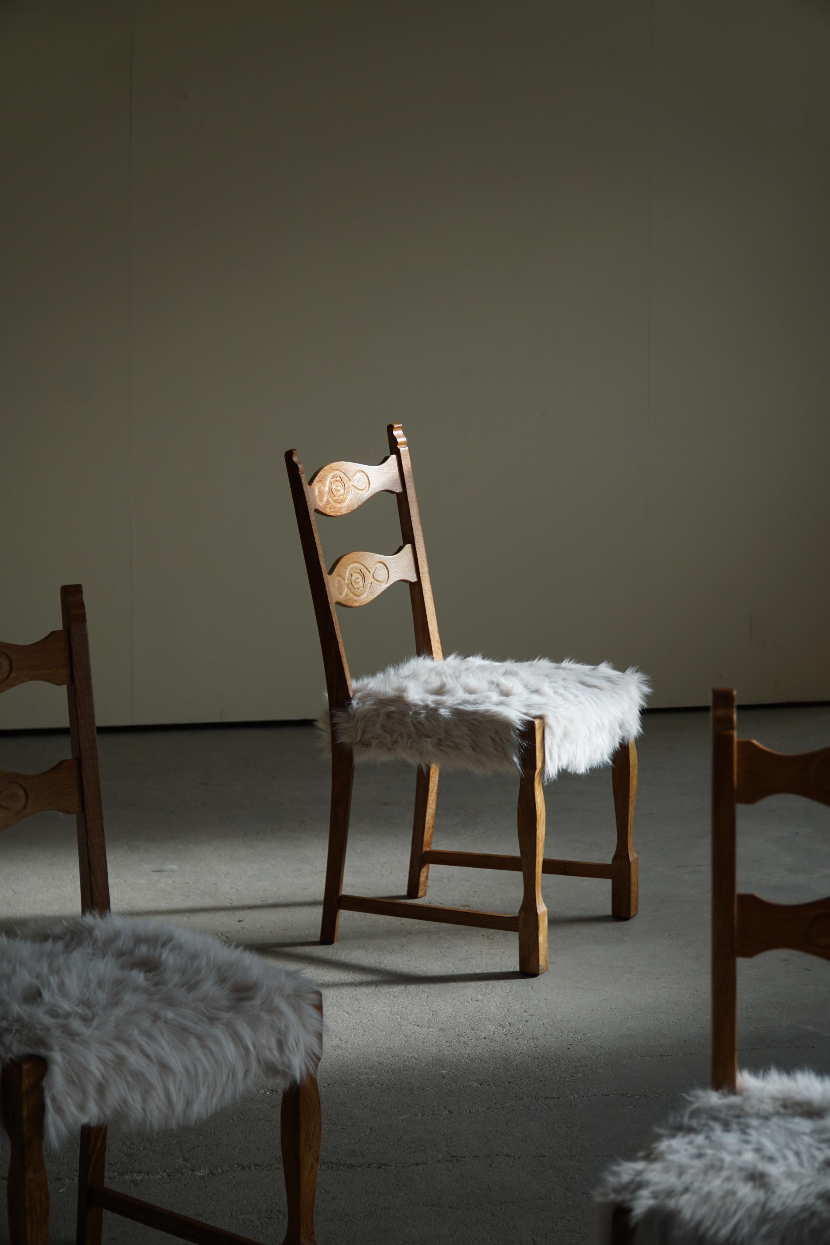 Set of 6 Chairs in Oak & Vegan Lambswool, Danish Modern, Henning Kjærnulf, 1960s In Good Condition In Odense, DK