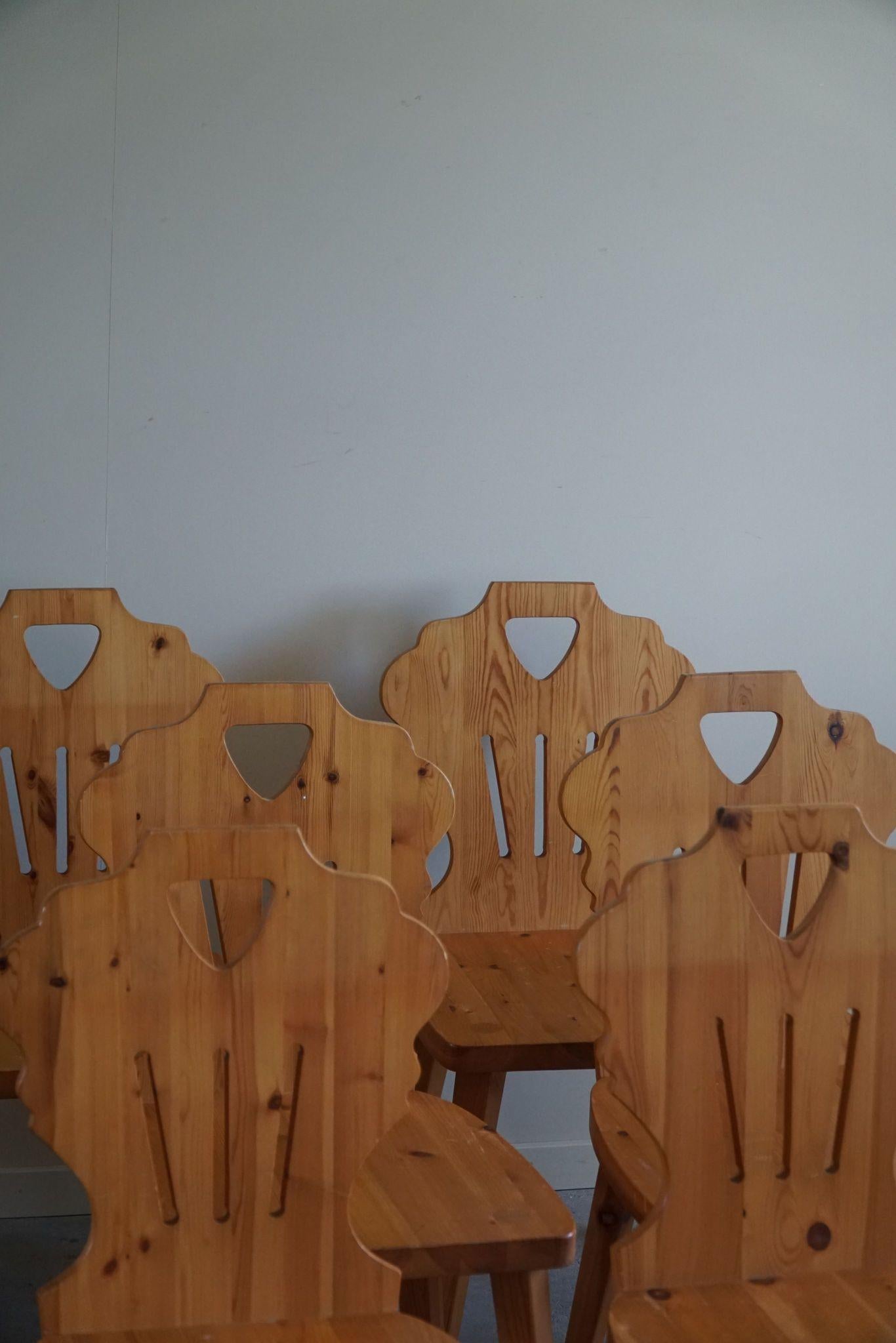 Mid-Century Modern Set of 6 Chairs in Pine, by a Swedish Cabinetmaker, Scandinavian Modern, 1960s For Sale