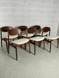 Set of 6 chairs in white boucle by Leonardo Fiori for Isa Bergamo 60s