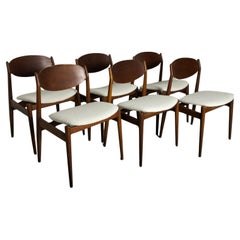 Set of 6 chairs in white boucle by Leonardo Fiori for Isa Bergamo 60s