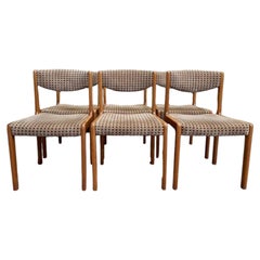 Set of 6 Chairs – Mid-Century Scandinavian Style – Stained Wood & Checkered Velv