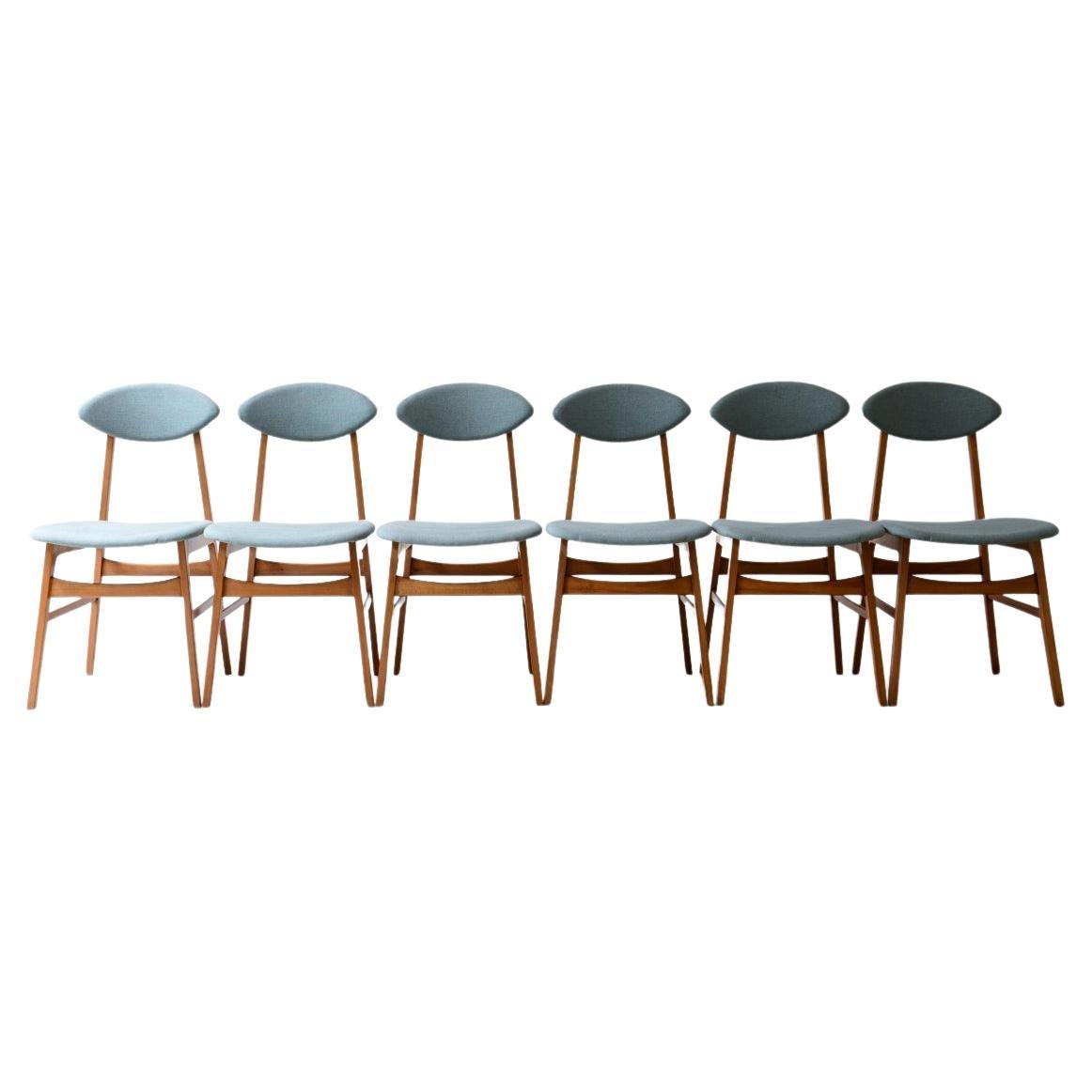 Ensemble de 6 chaises avec dossiers en forme d'ogive en vente