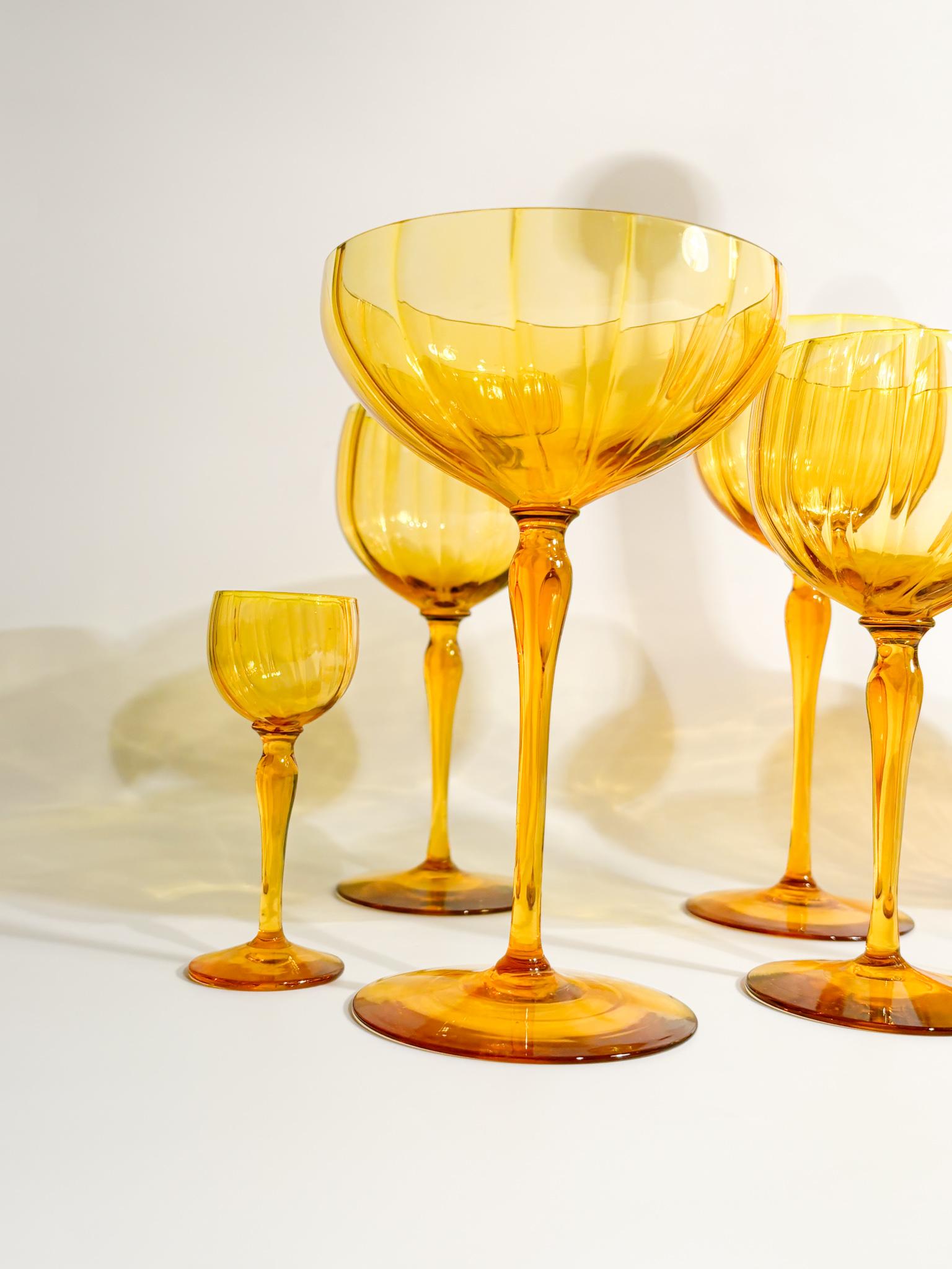 Set of 6 Champagne Glasses, Wine, Water, Rosolio and Bottle in Murano Glass 1940 For Sale 6