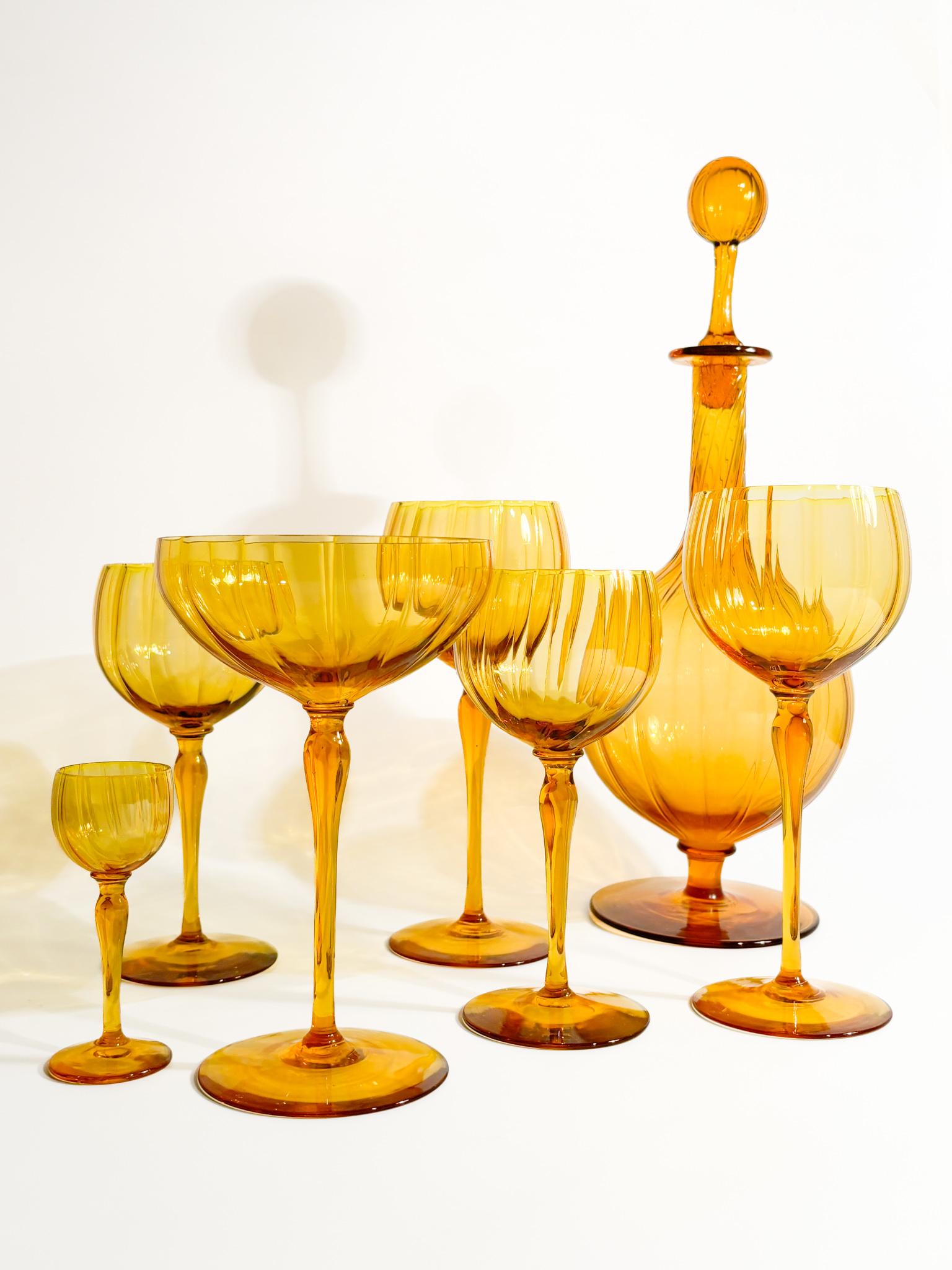 Set of 6 Champagne Glasses, Wine, Water, Rosolio and Bottle in Murano Glass 1940 For Sale 7