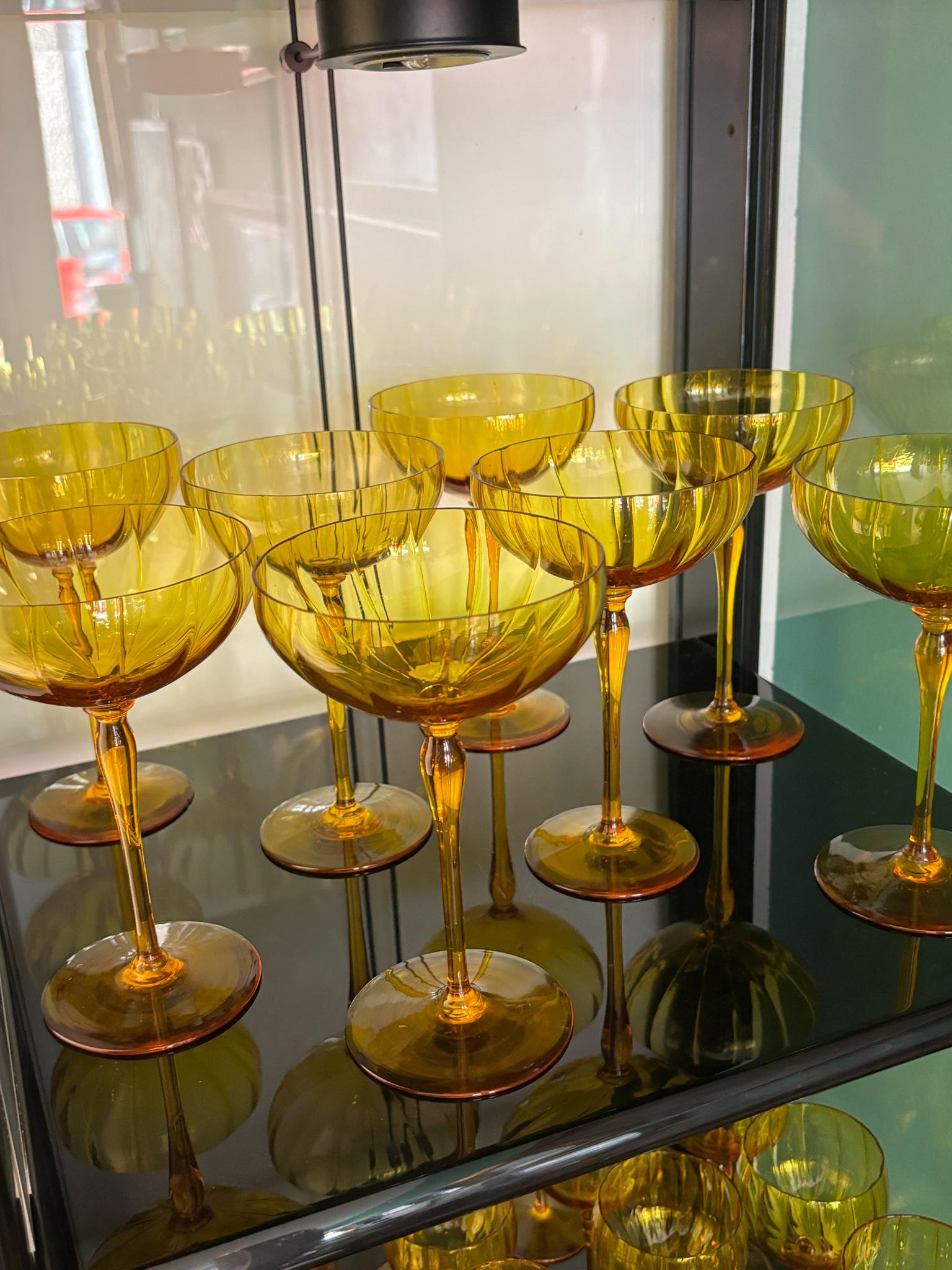 Set of 6 Champagne Glasses, Wine, Water, Rosolio and Bottle in Murano Glass 1940 For Sale 9