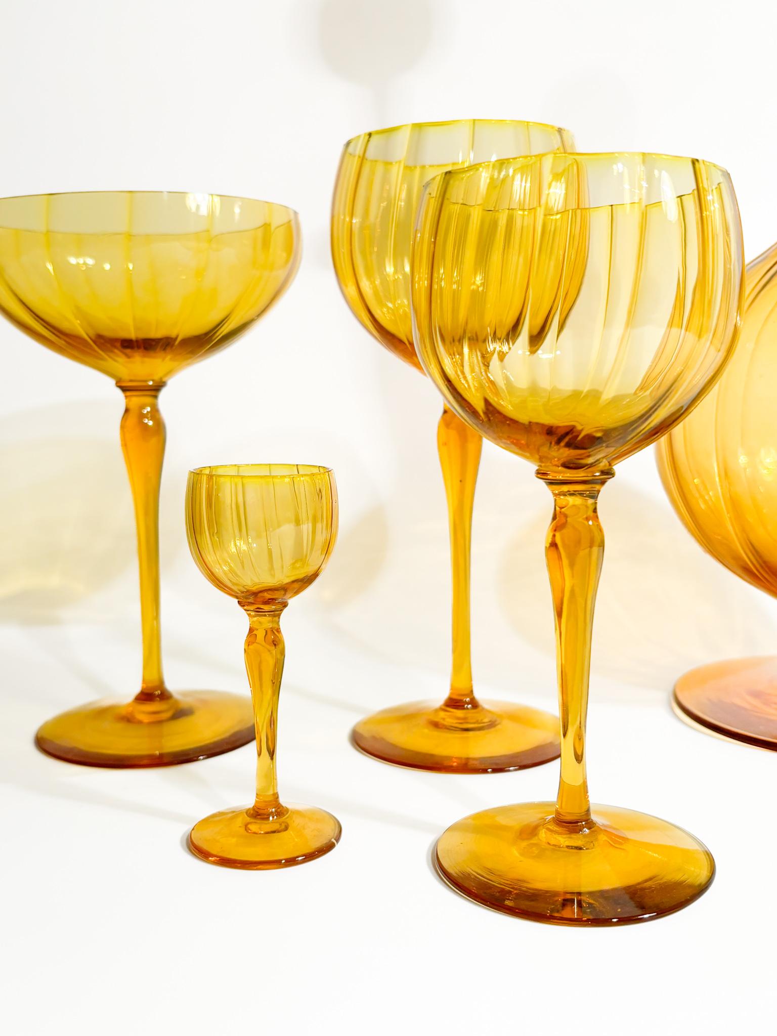 Italian Set of 6 Champagne Glasses, Wine, Water, Rosolio and Bottle in Murano Glass 1940 For Sale
