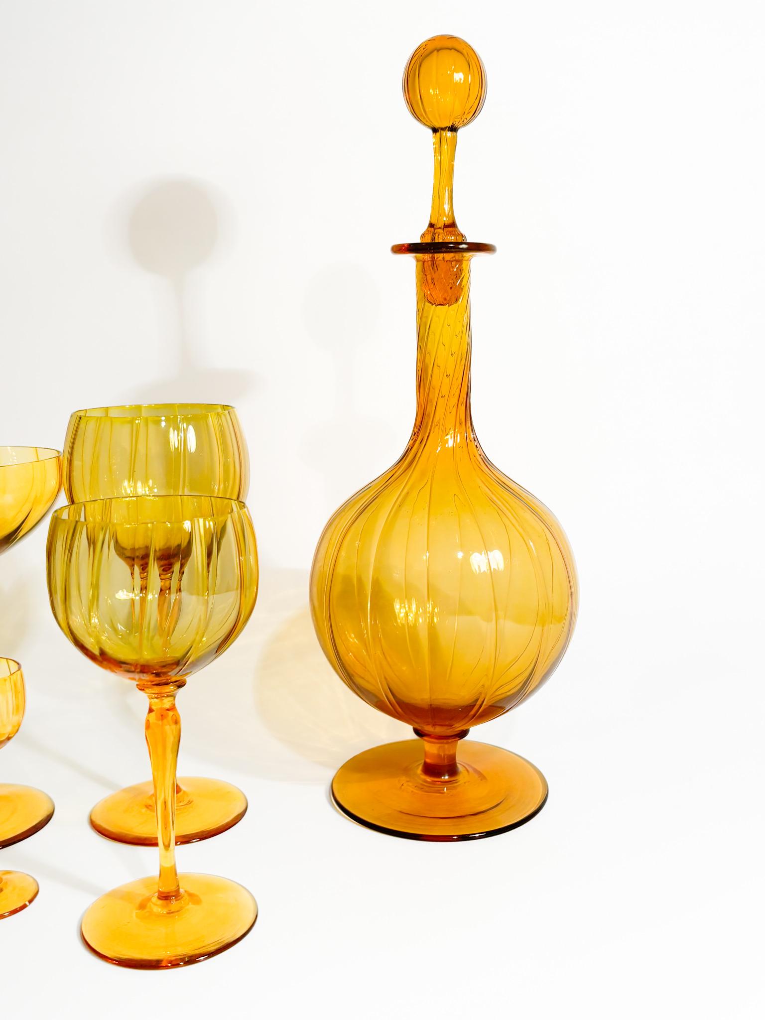 Set of 6 Champagne Glasses, Wine, Water, Rosolio and Bottle in Murano Glass 1940 For Sale 1