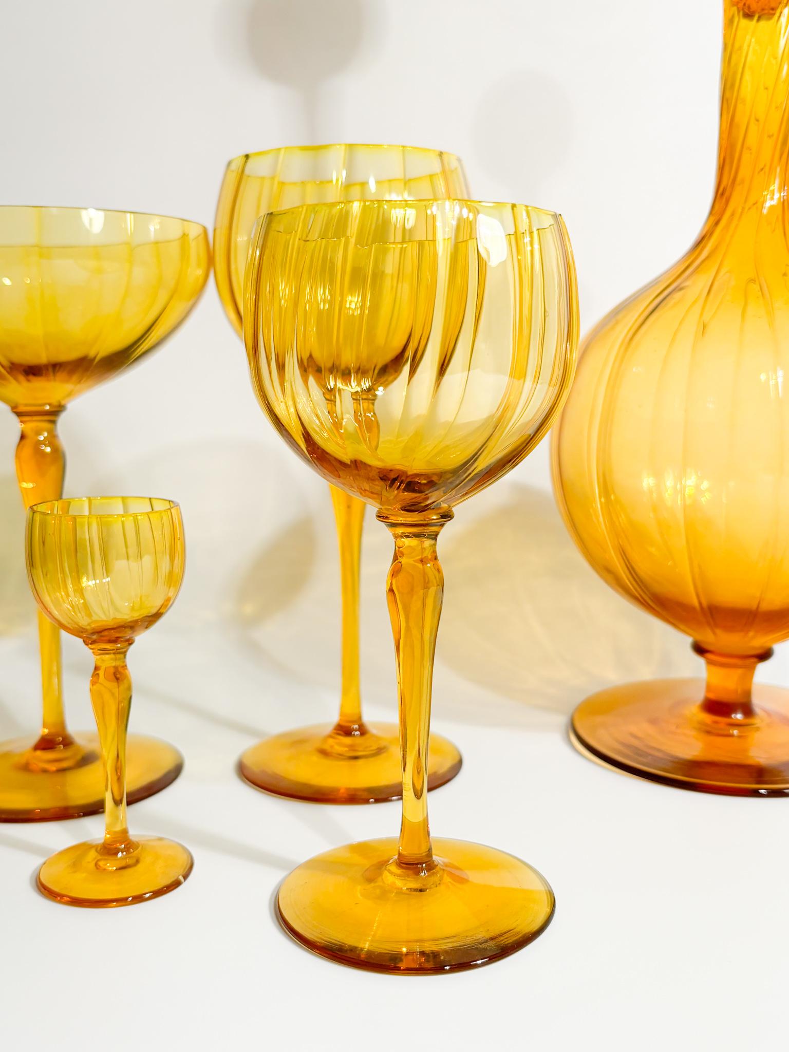 Set of 6 Champagne Glasses, Wine, Water, Rosolio and Bottle in Murano Glass 1940 For Sale 2