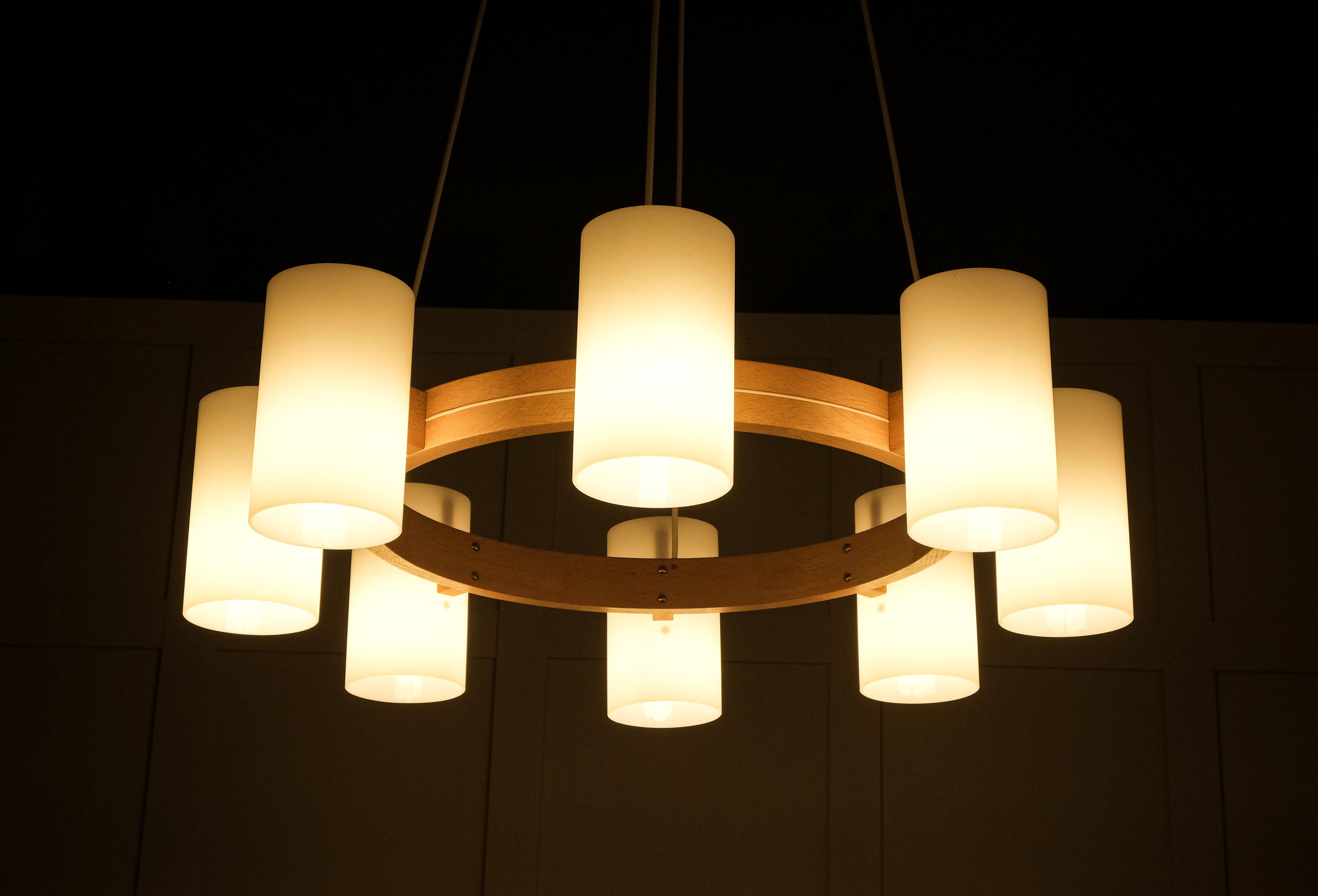 Metà XX secolo Set di 6 lampadari di Uno & Östen Kristiansson per Luxus, anni '60 in vendita