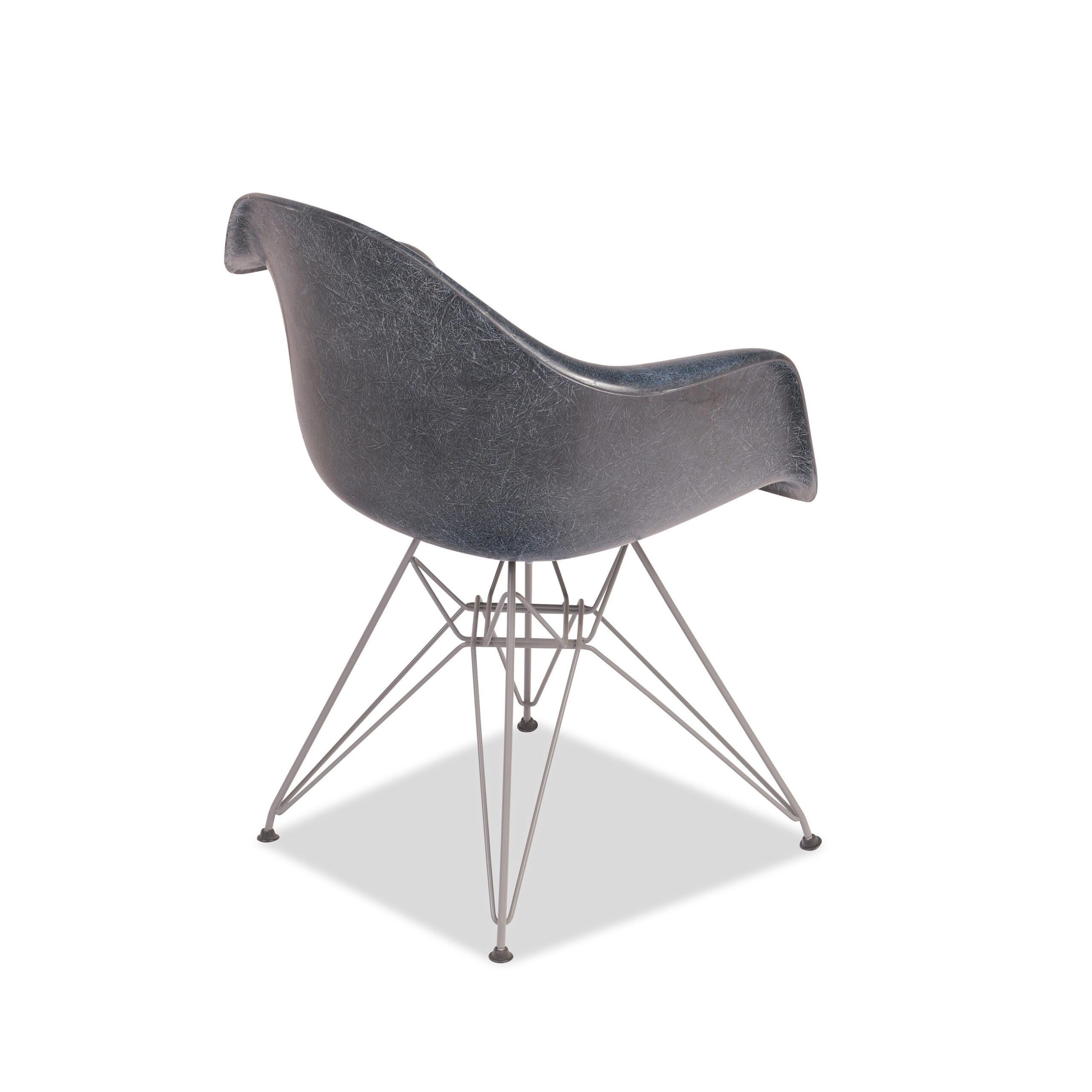 6er Set Charles and Ray Eames Vintage Fiberglas Sessel 1970er navy-blue im Angebot 3