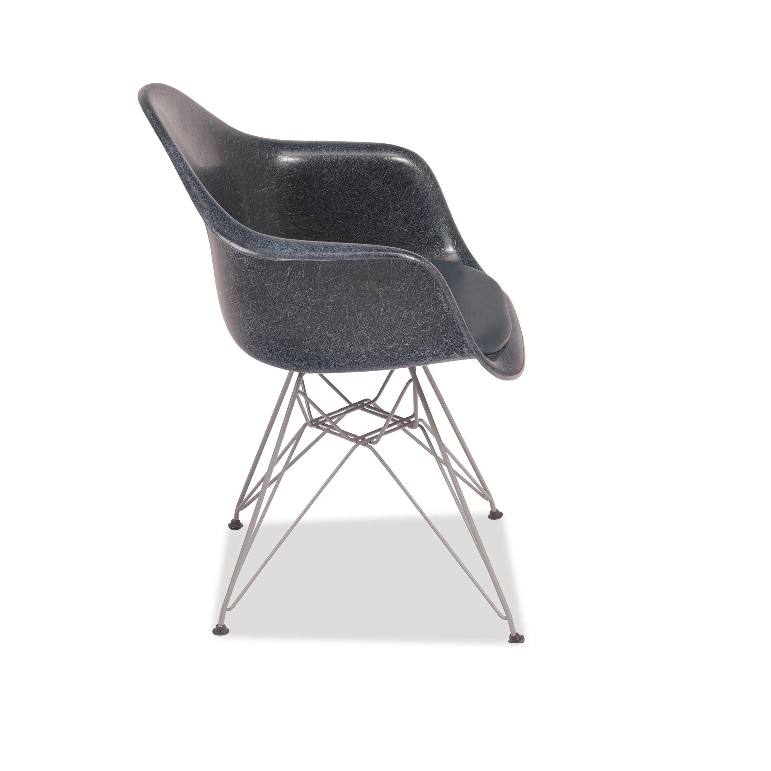 6er Set Charles and Ray Eames Vintage Fiberglas Sessel 1970er navy-blue im Angebot 4