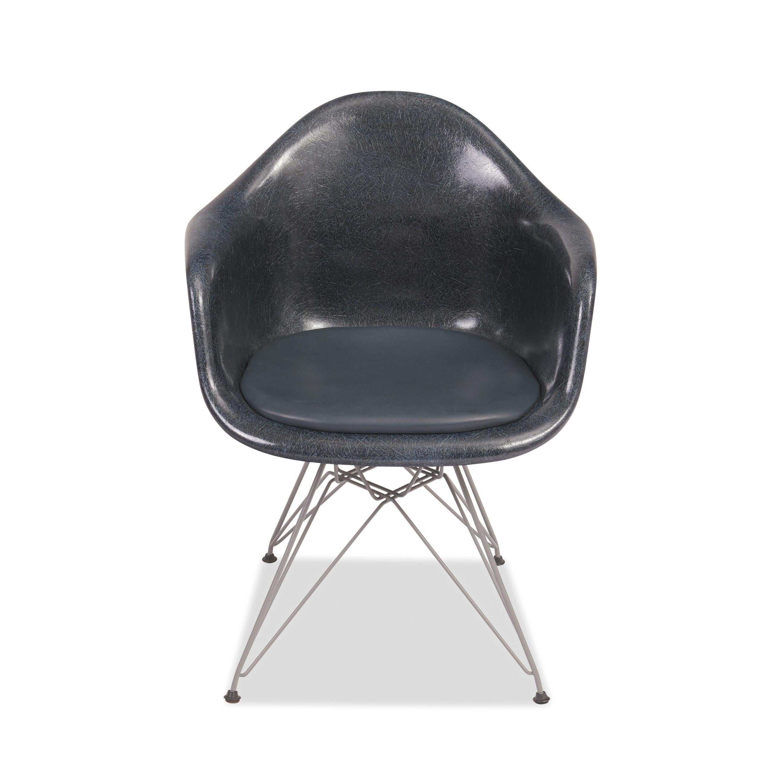 6er Set Charles and Ray Eames Vintage Fiberglas Sessel 1970er navy-blue im Zustand „Gut“ im Angebot in Münster, DE