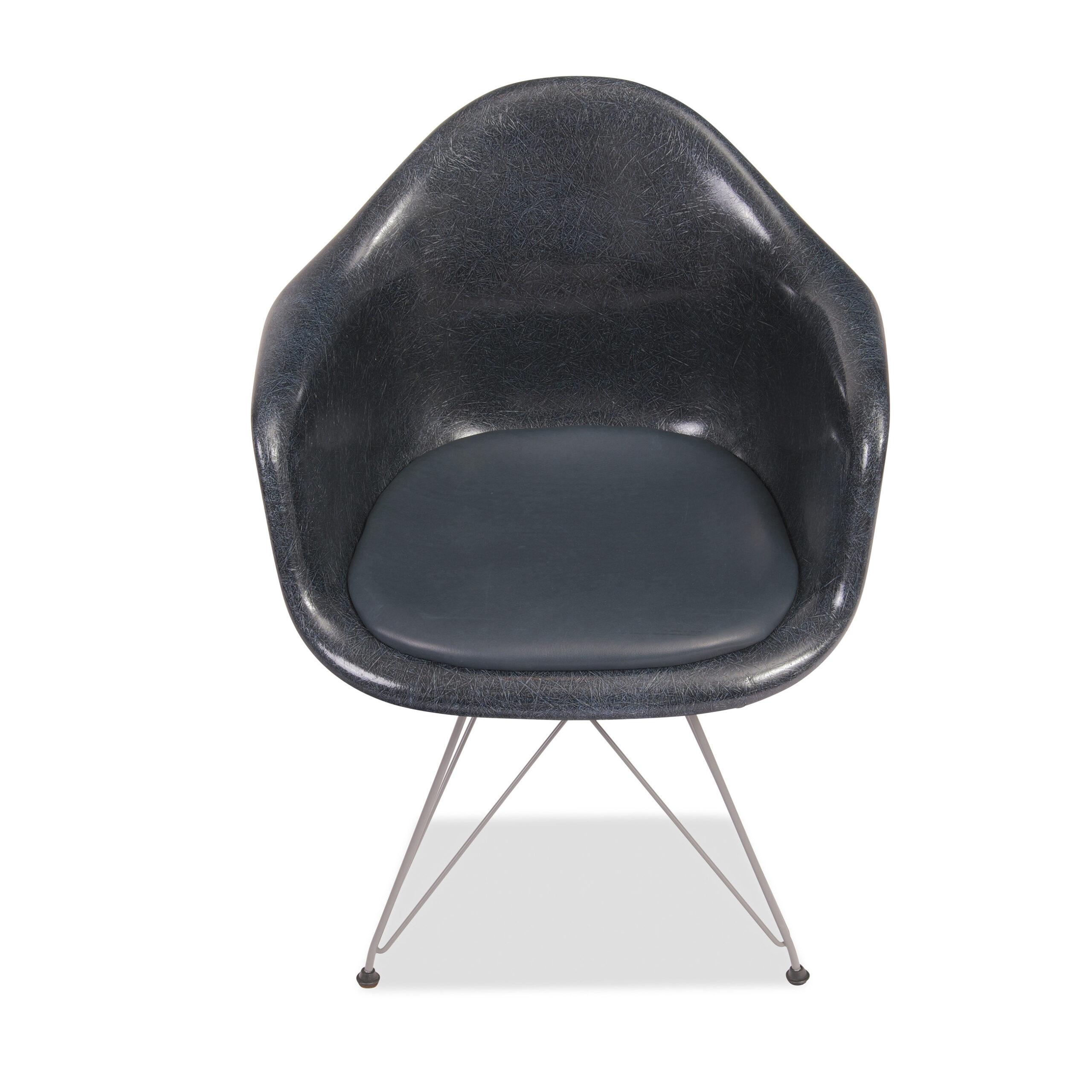 6er Set Charles and Ray Eames Vintage Fiberglas Sessel 1970er navy-blue (Metall) im Angebot