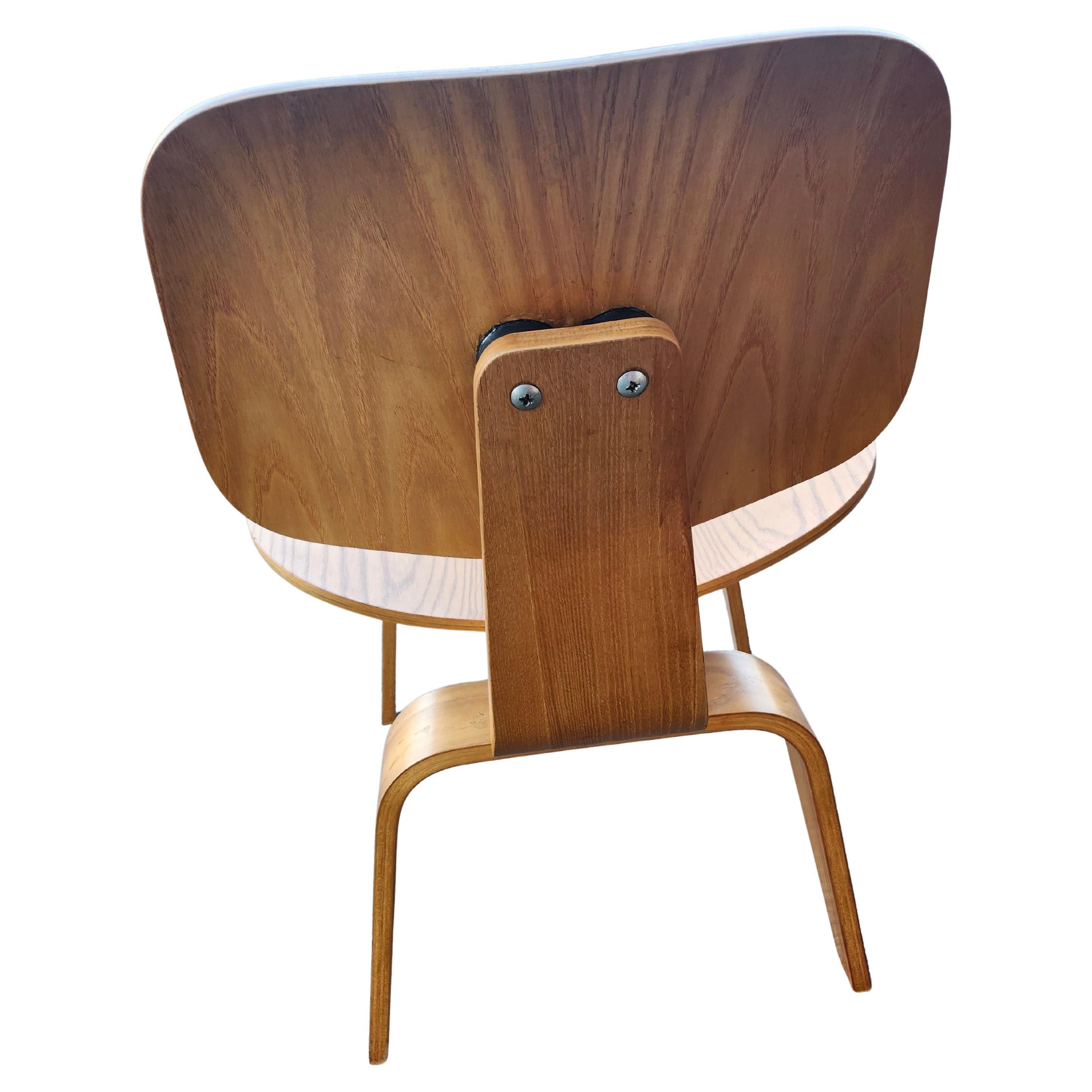 Americano Set di 6 sedie da pranzo Charles and Ray Eames DCW per Herman Miller in frassino in vendita