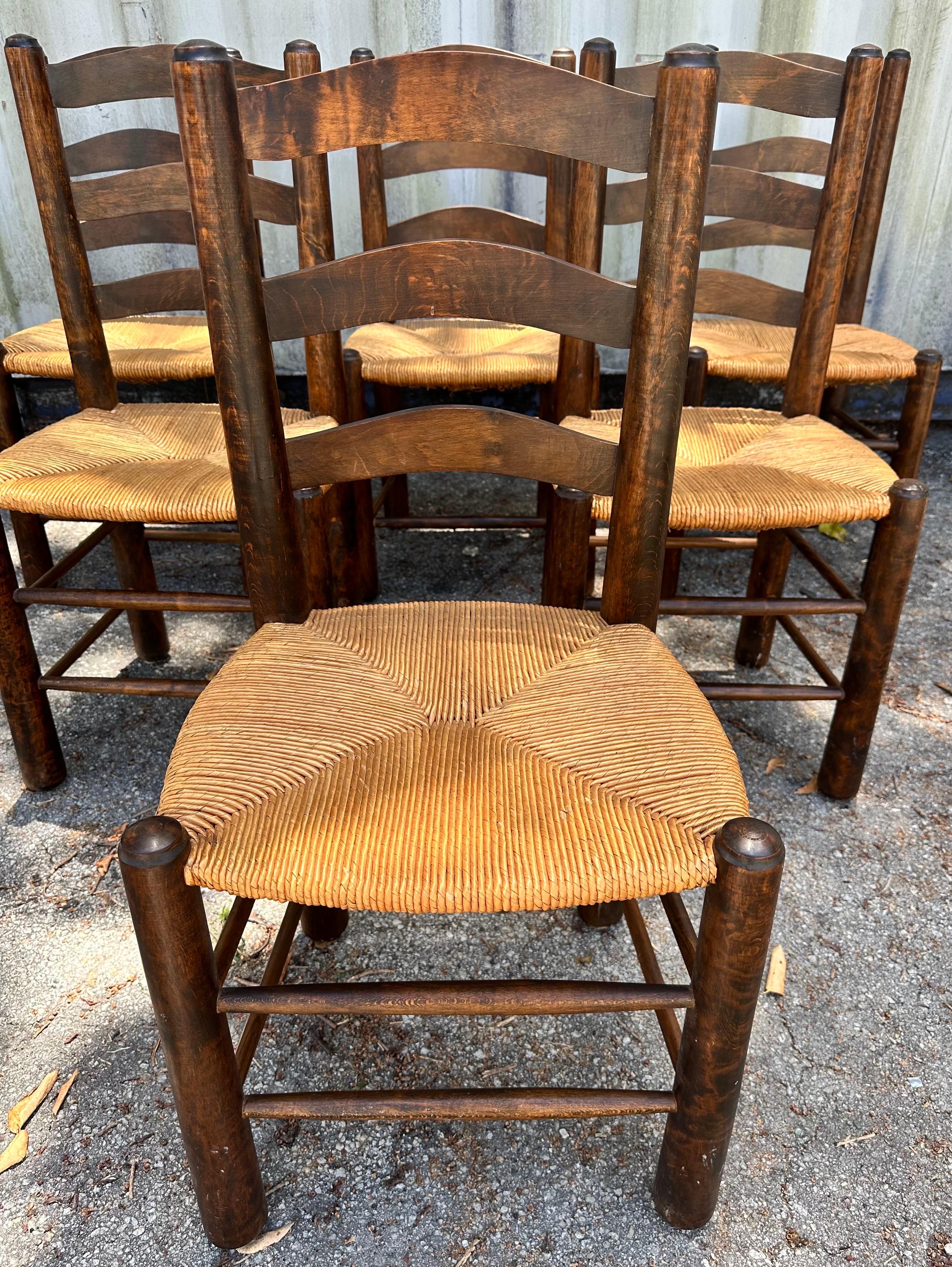 Ensemble de 6 chaises jonc de style Charlotte Perriand Bon état - En vente à Miami, FL