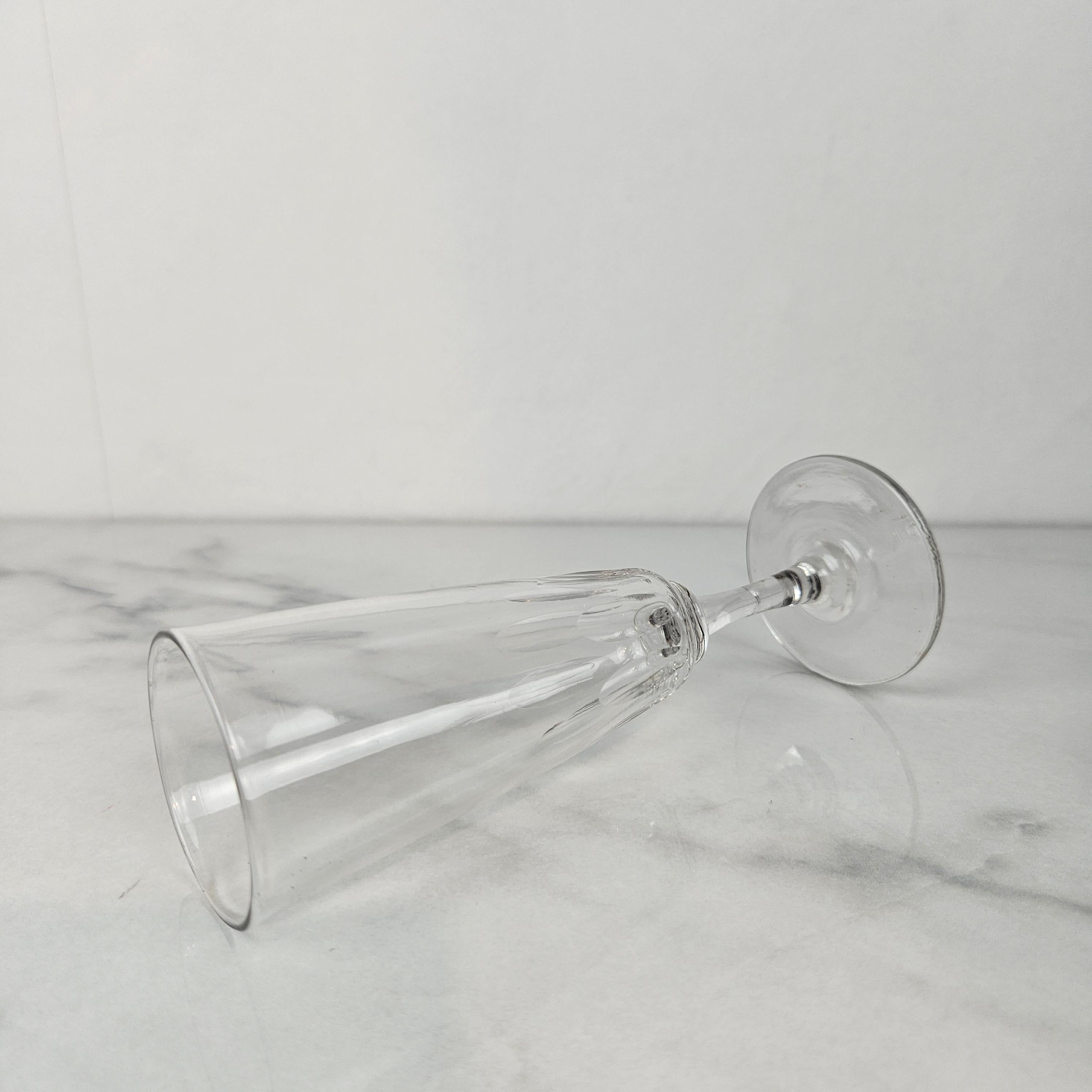 Fin du XIXe siècle Ensemble de 6 charmantes flûtes à champagne soufflées à la main, vers 1880 en vente