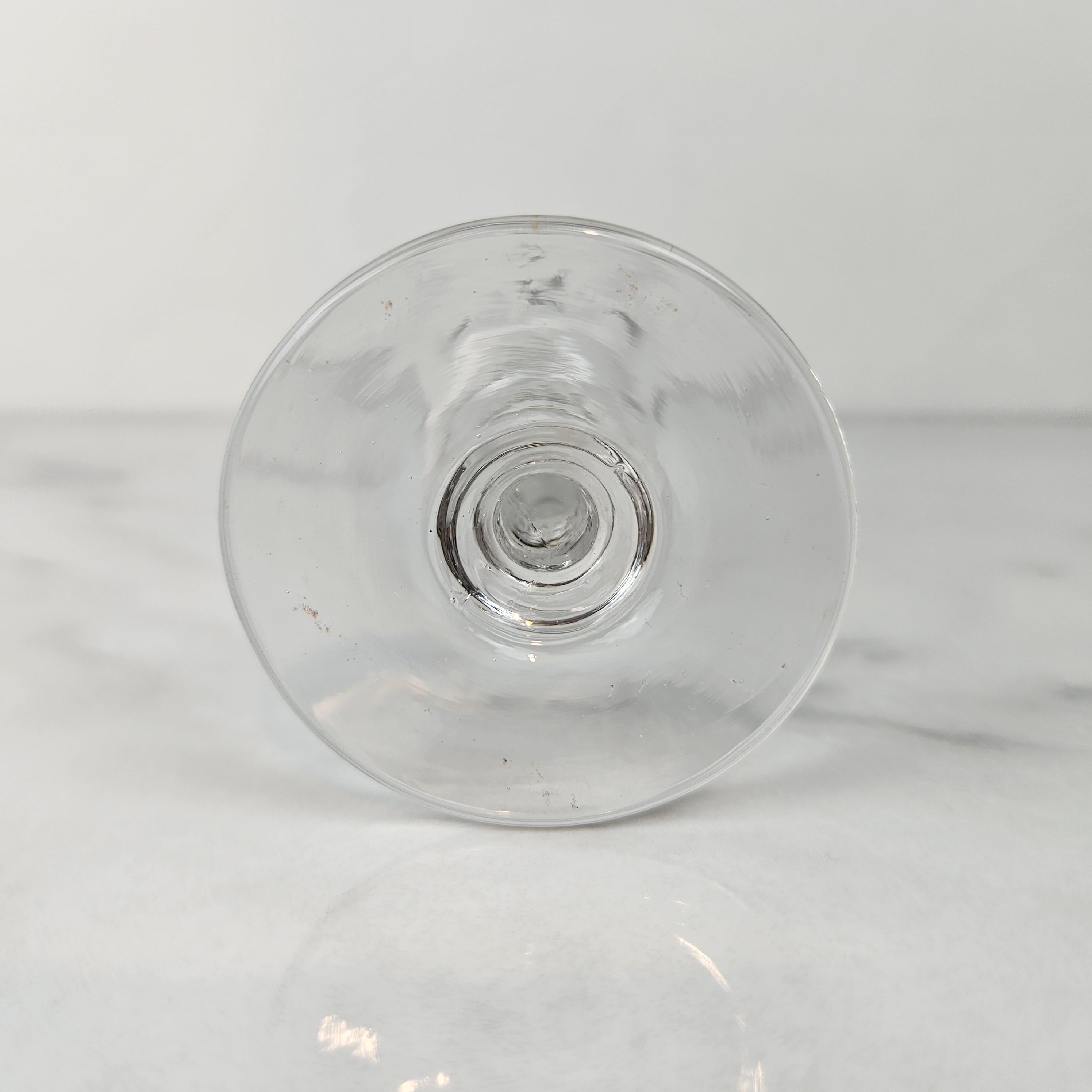 Verre brun Ensemble de 6 charmantes flûtes à champagne soufflées à la main, vers 1880 en vente