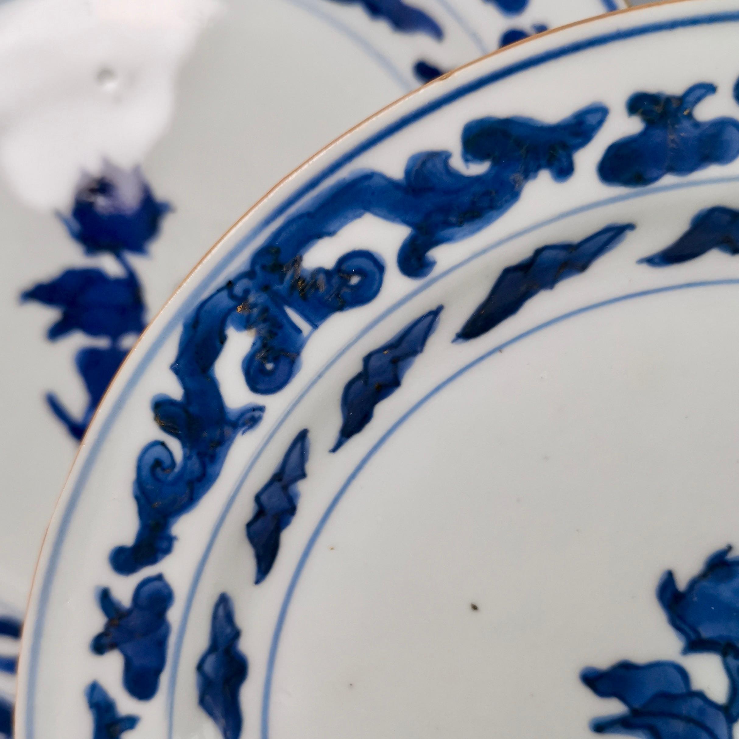 Set of 6 Chinese Export Plates, Roses Blue and White, Qianlong, circa 1780 3